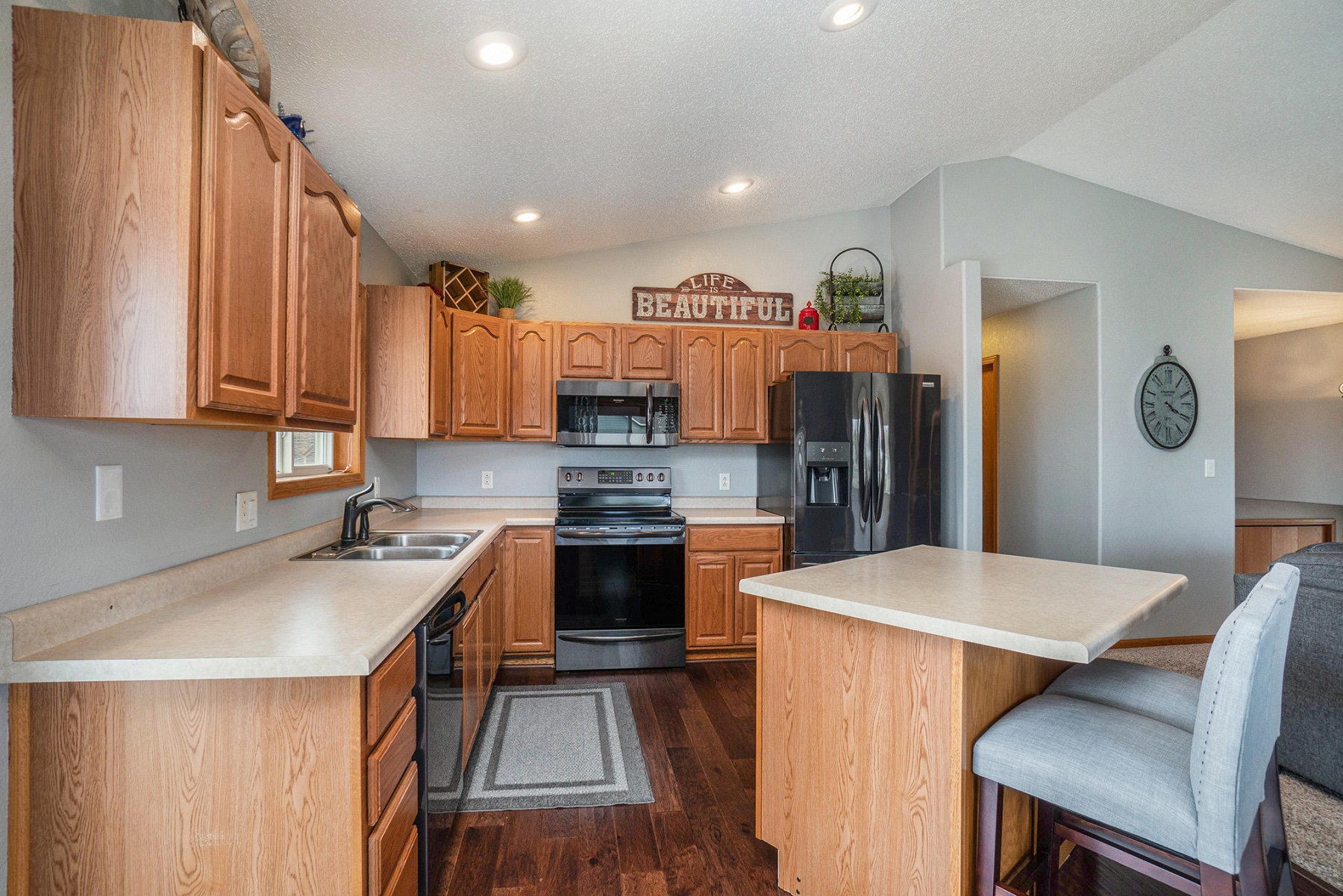 1104 Yorktown Drive, Brookings, SD 57006