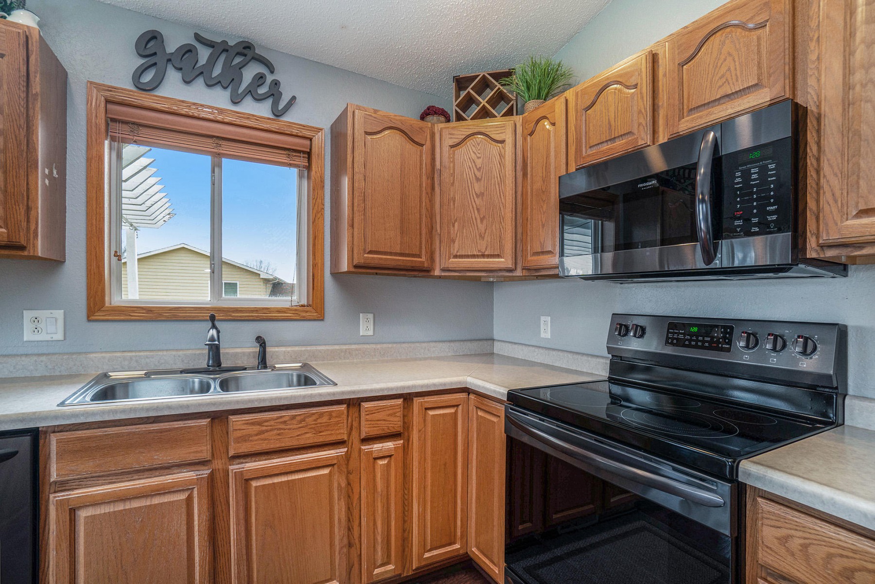 1104 Yorktown Drive, Brookings, SD 57006