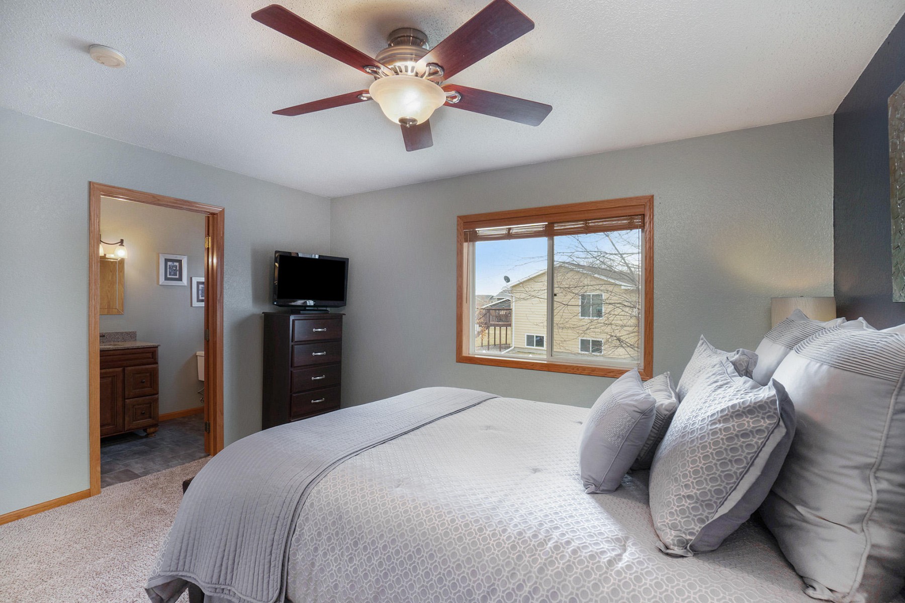 1104 Yorktown Drive, Brookings, SD 57006