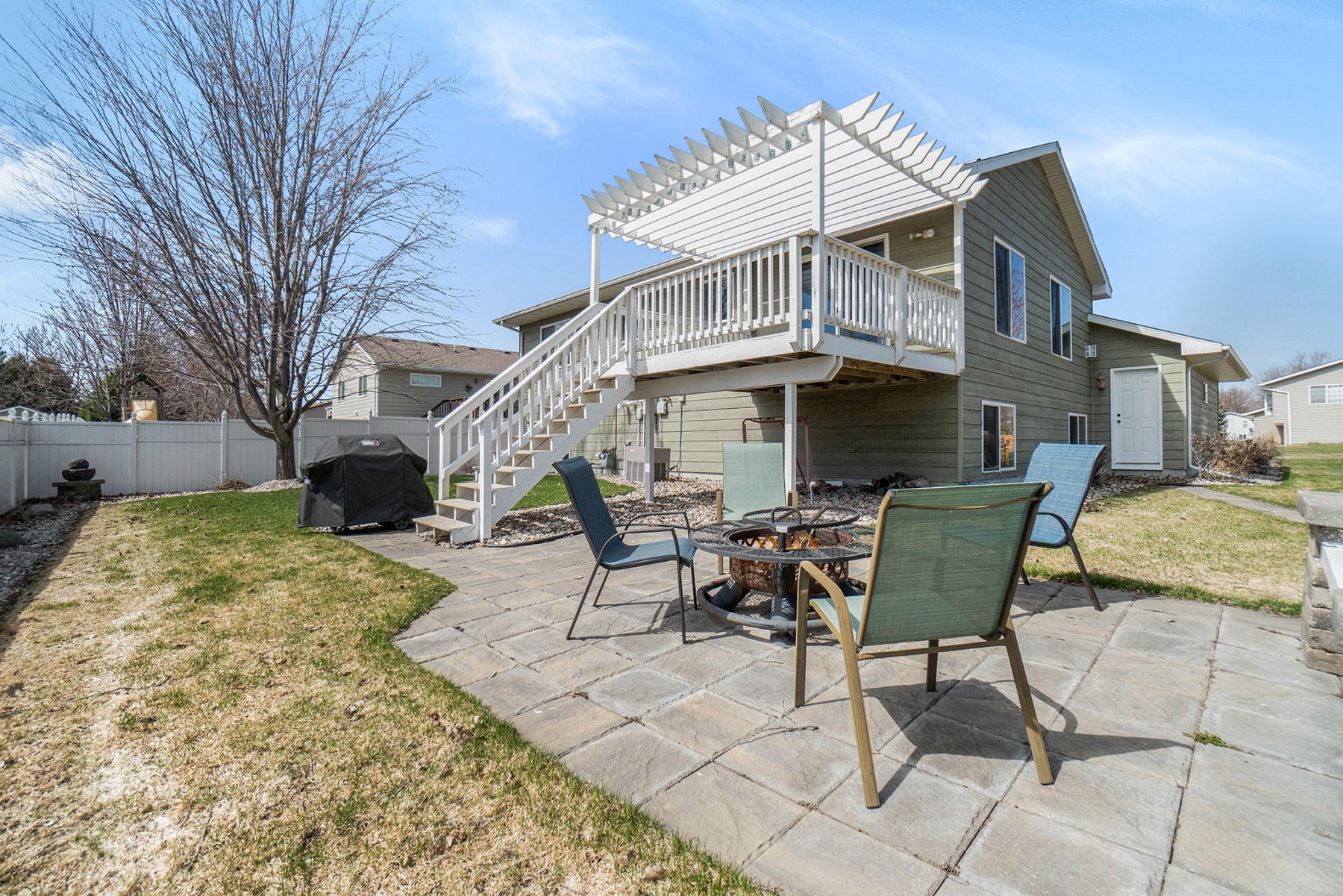 1104 Yorktown Drive, Brookings, SD 57006