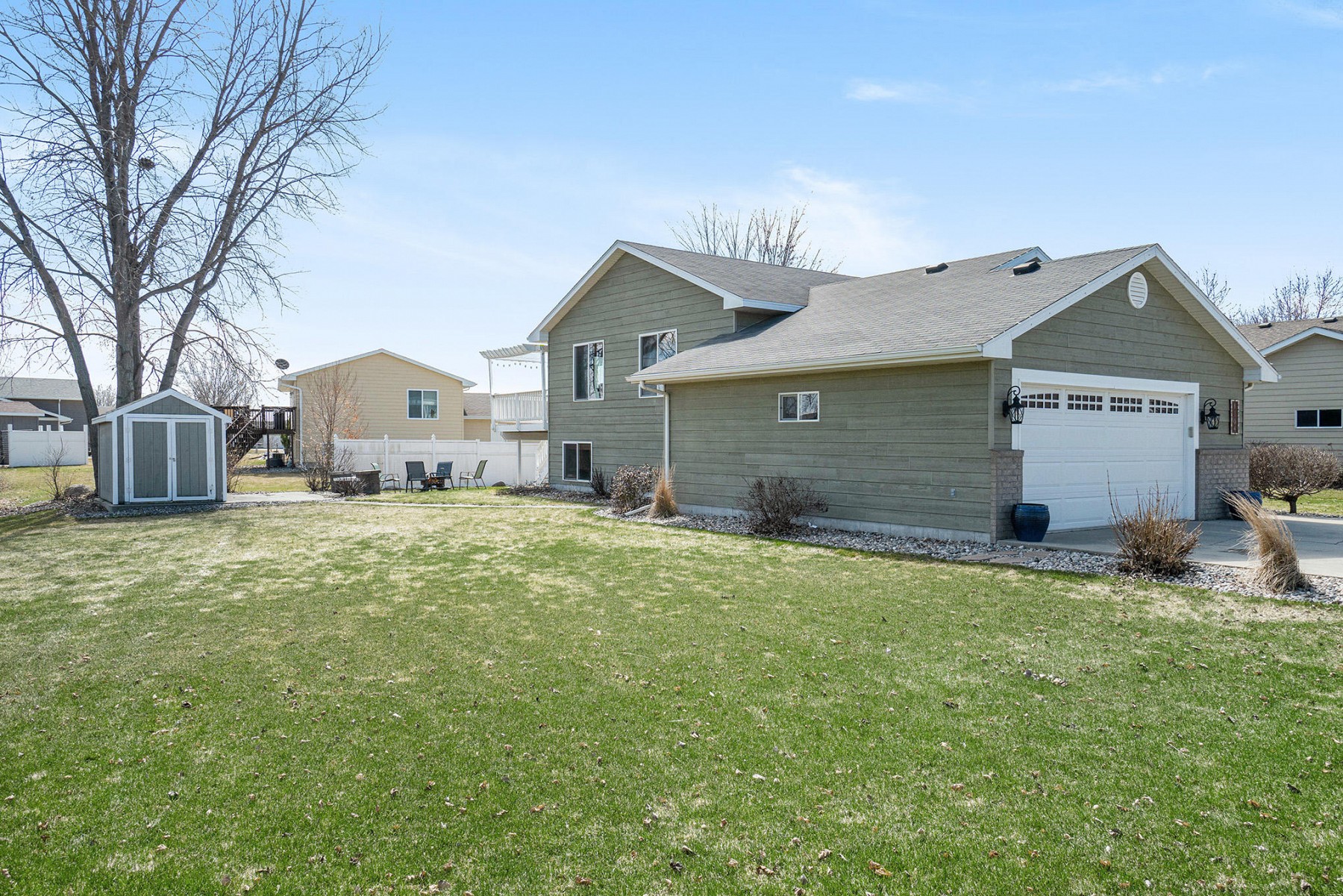 1104 Yorktown Drive, Brookings, SD 57006