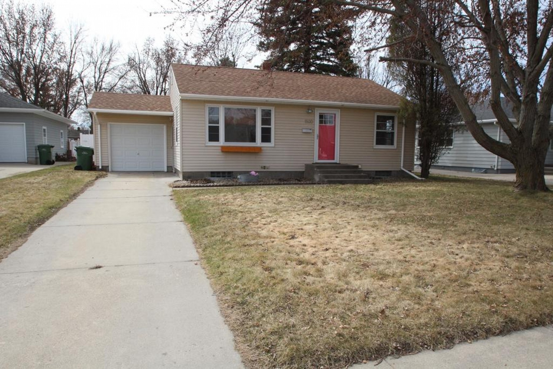 1500 3rd Street, Brookings, SD 57006