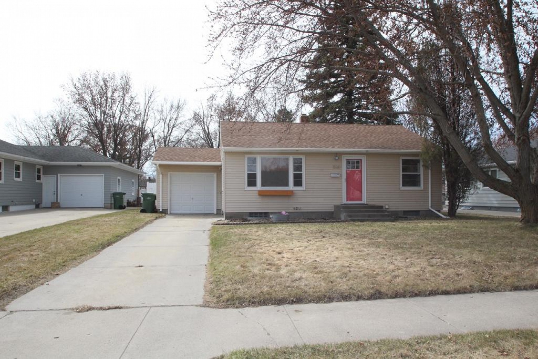 1500 3rd Street, Brookings, SD 57006