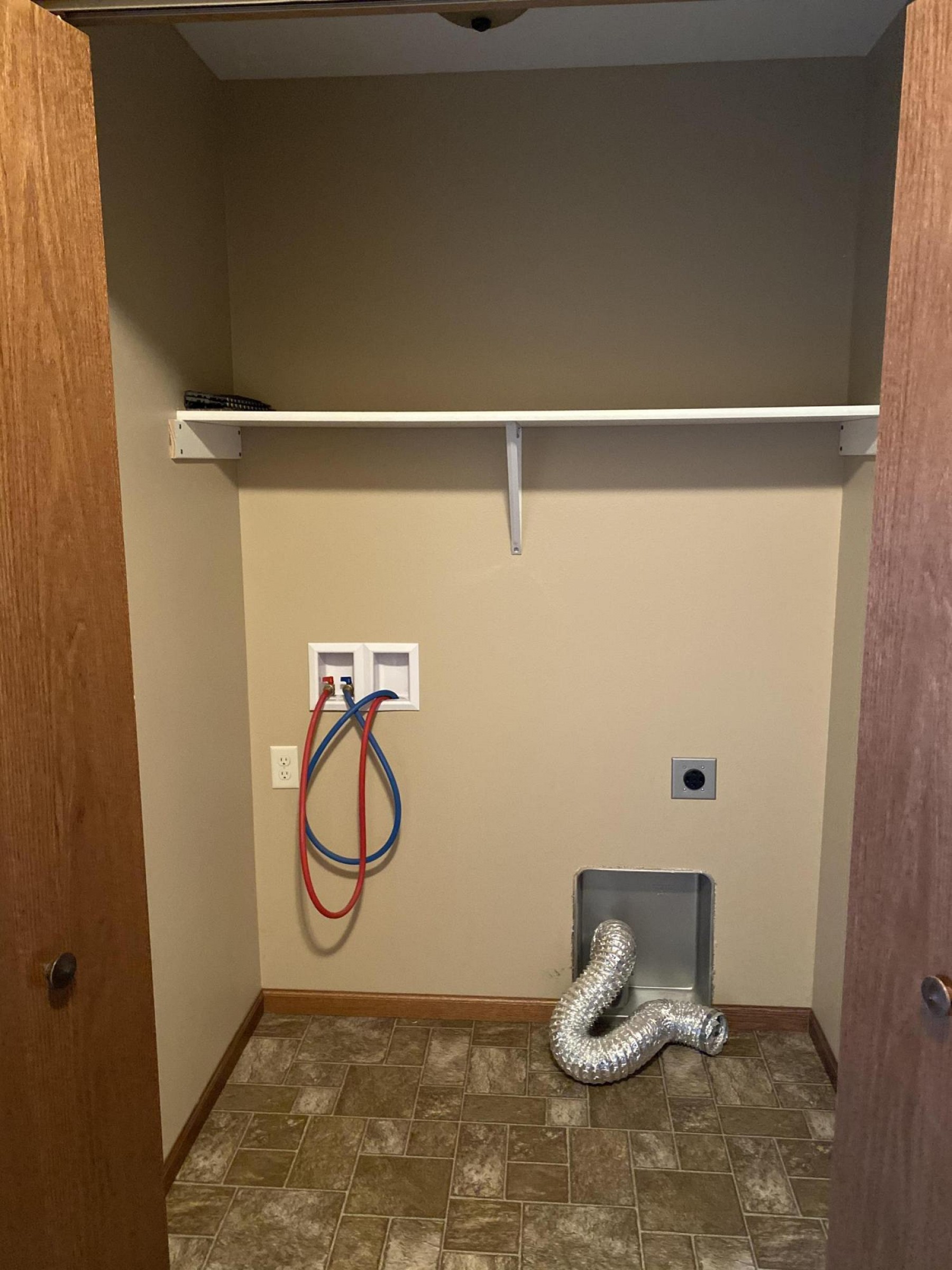 105 Vicki Avenue, Volga, SD 57071