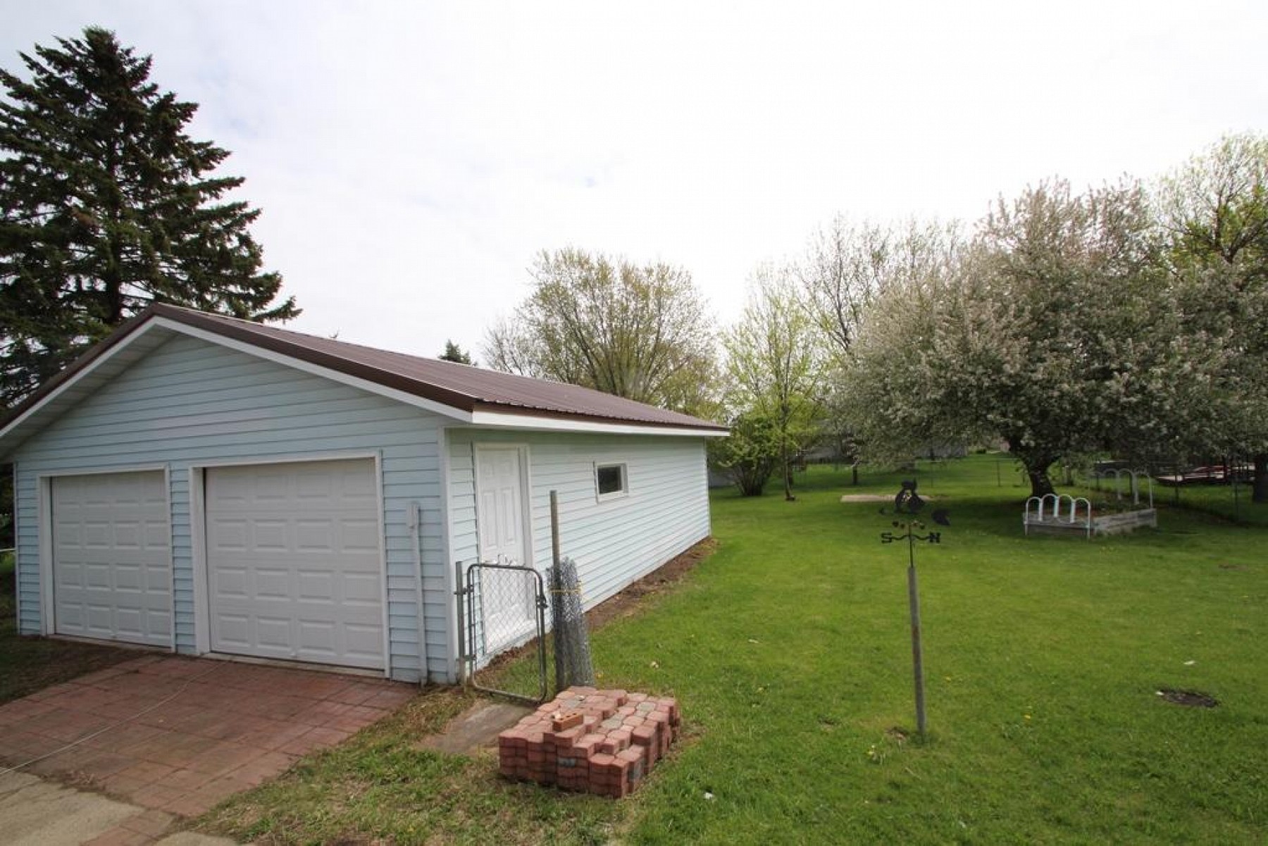 210 Madison Avenue, Aurora, SD 57002