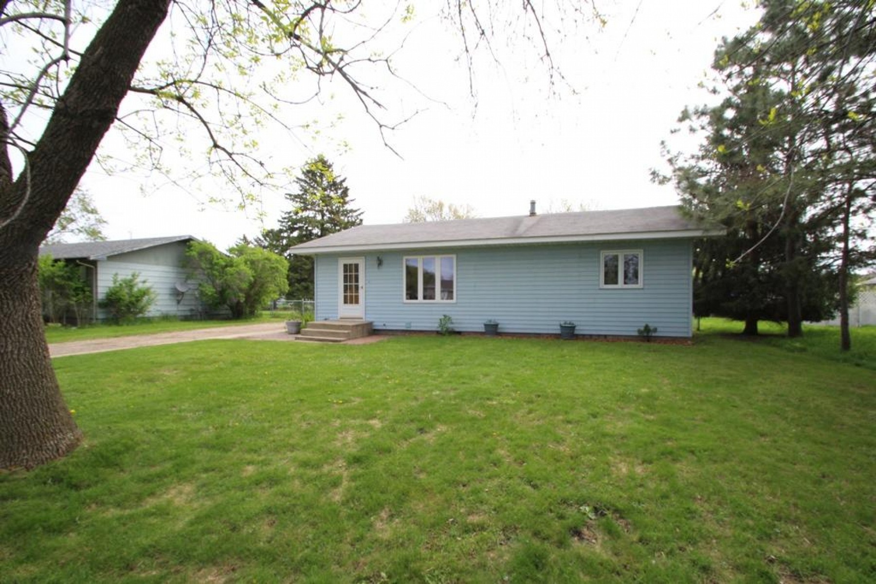 210 Madison Avenue, Aurora, SD 57002