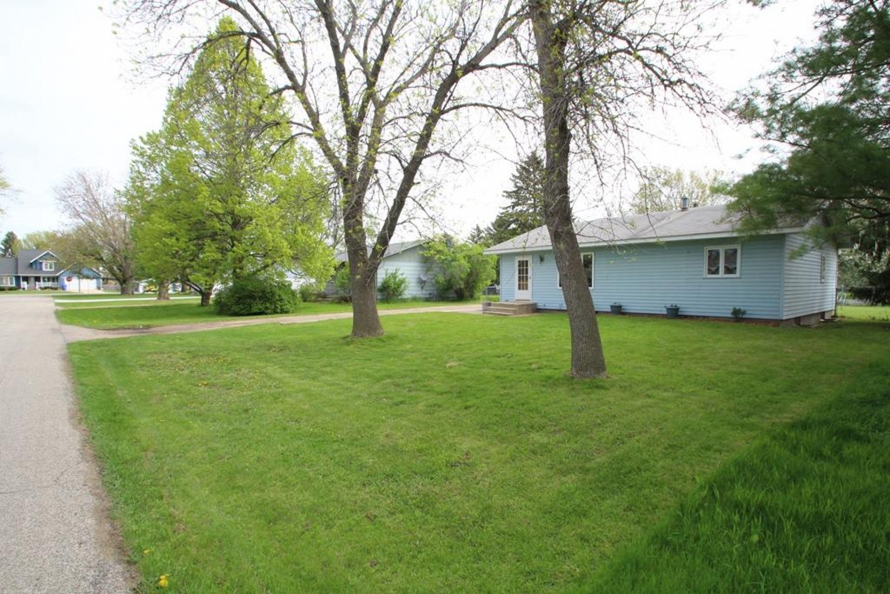 210 Madison Avenue, Aurora, SD 57002