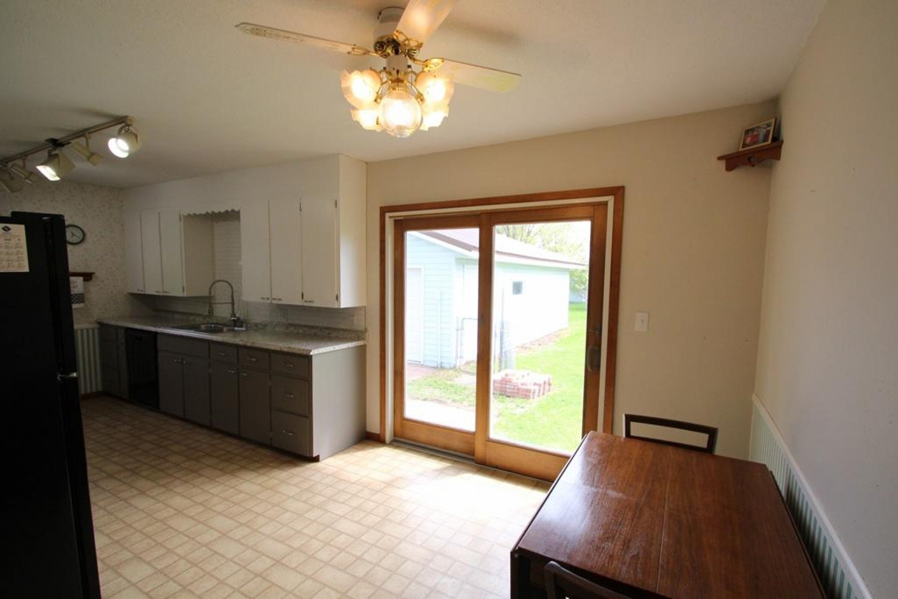 210 Madison Avenue, Aurora, SD 57002