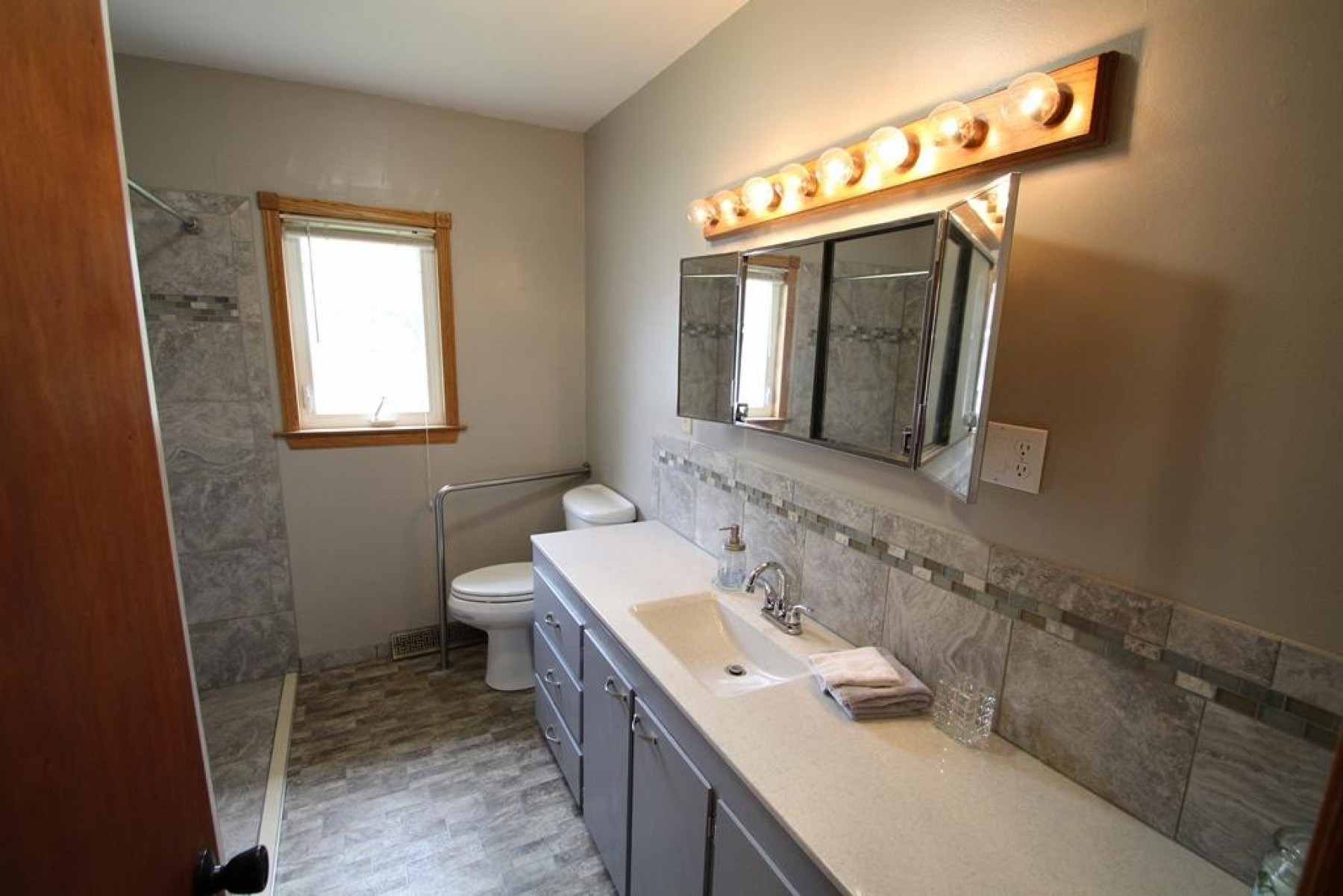 210 Madison Avenue, Aurora, SD 57002