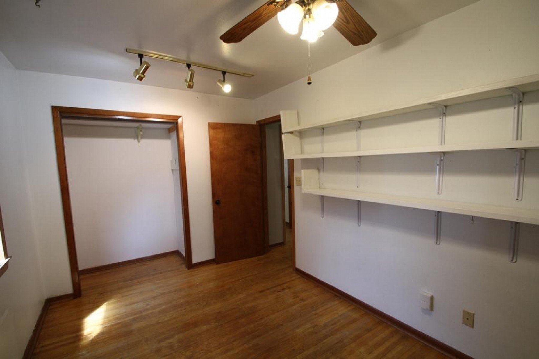 210 Madison Avenue, Aurora, SD 57002