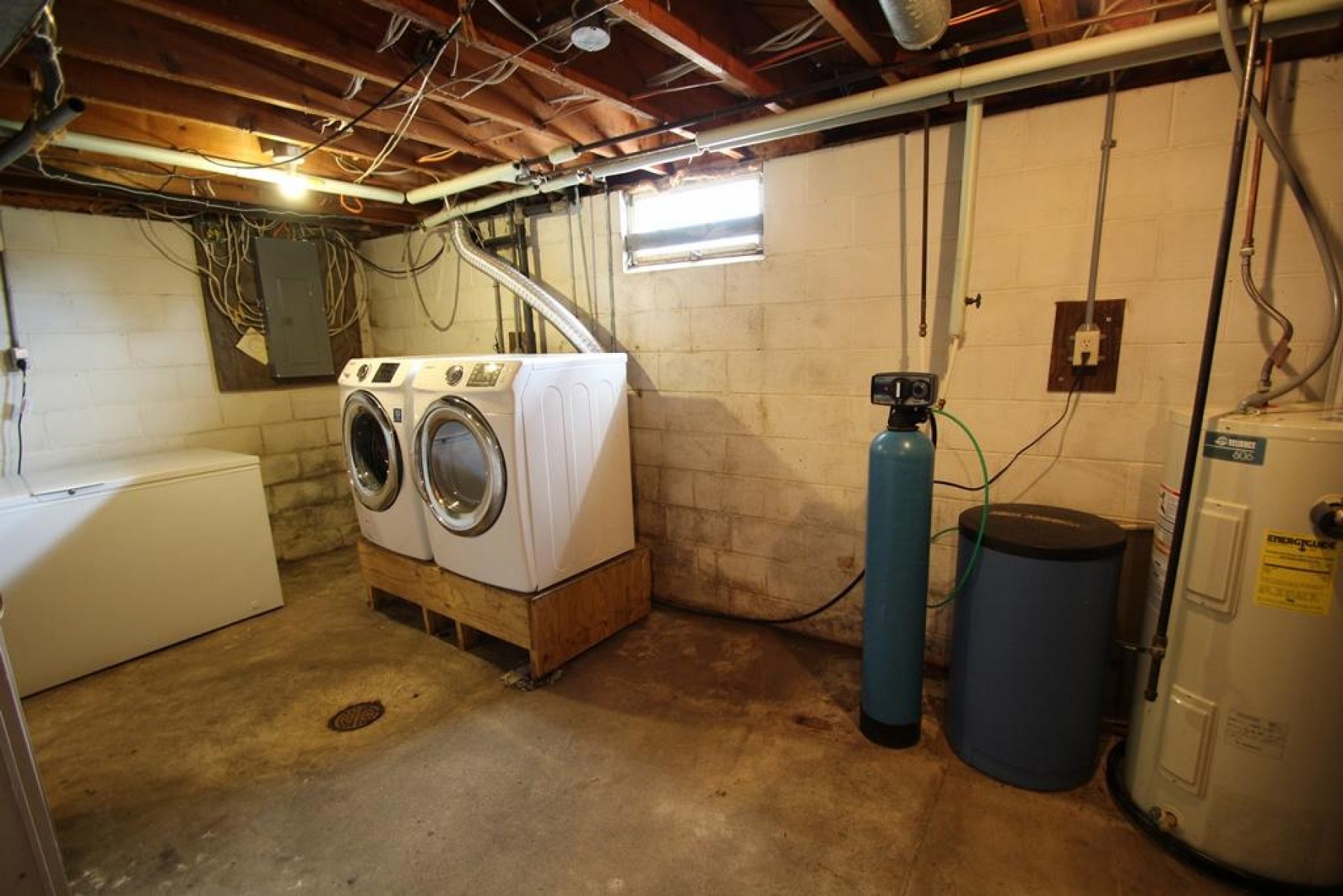 210 Madison Avenue, Aurora, SD 57002