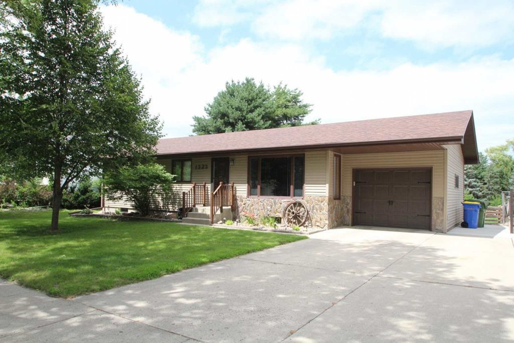 1323 Orchard Drive, Brookings, SD 57006