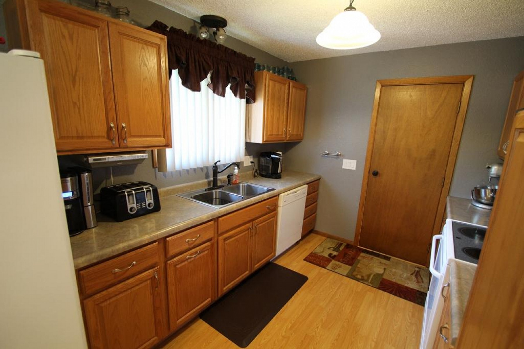 1323 Orchard Drive, Brookings, SD 57006