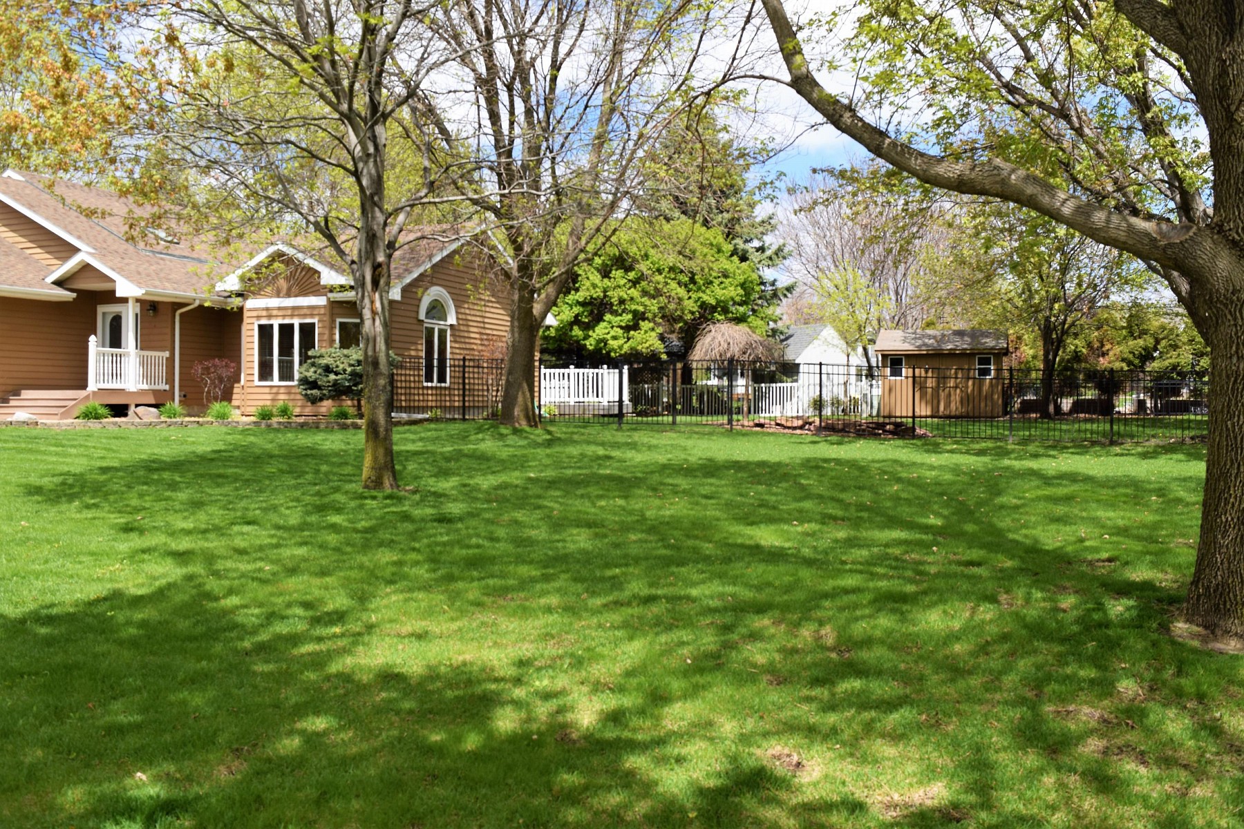 805 Arrowhead Pass, Brookings, SD 57006