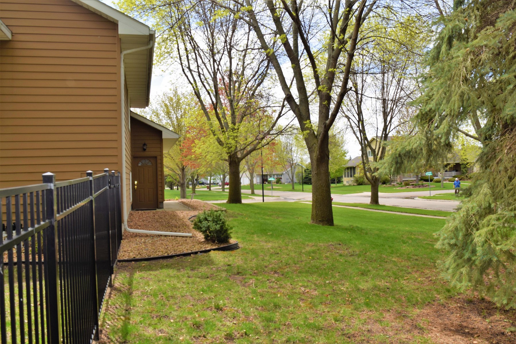 805 Arrowhead Pass, Brookings, SD 57006