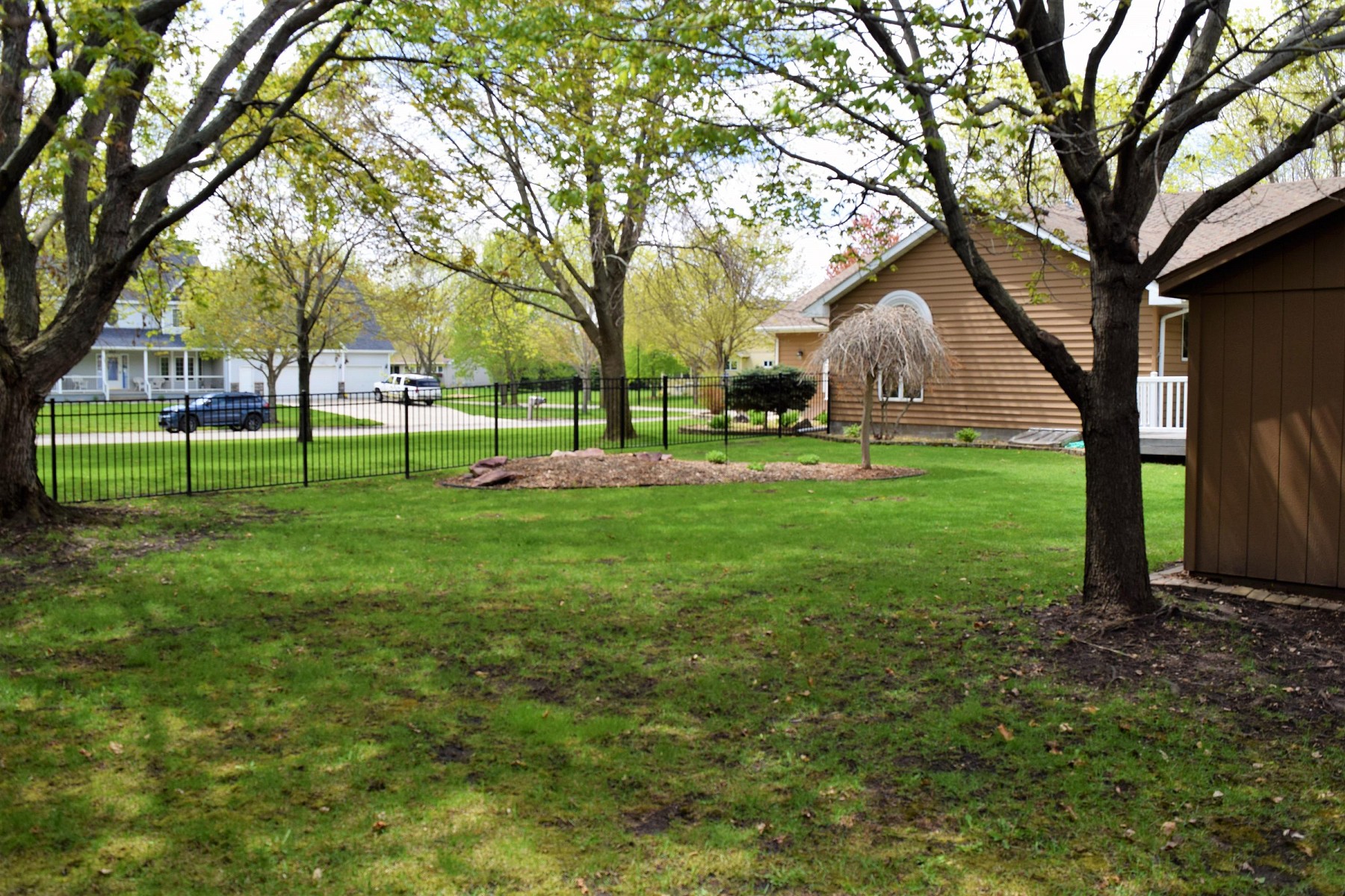 805 Arrowhead Pass, Brookings, SD 57006