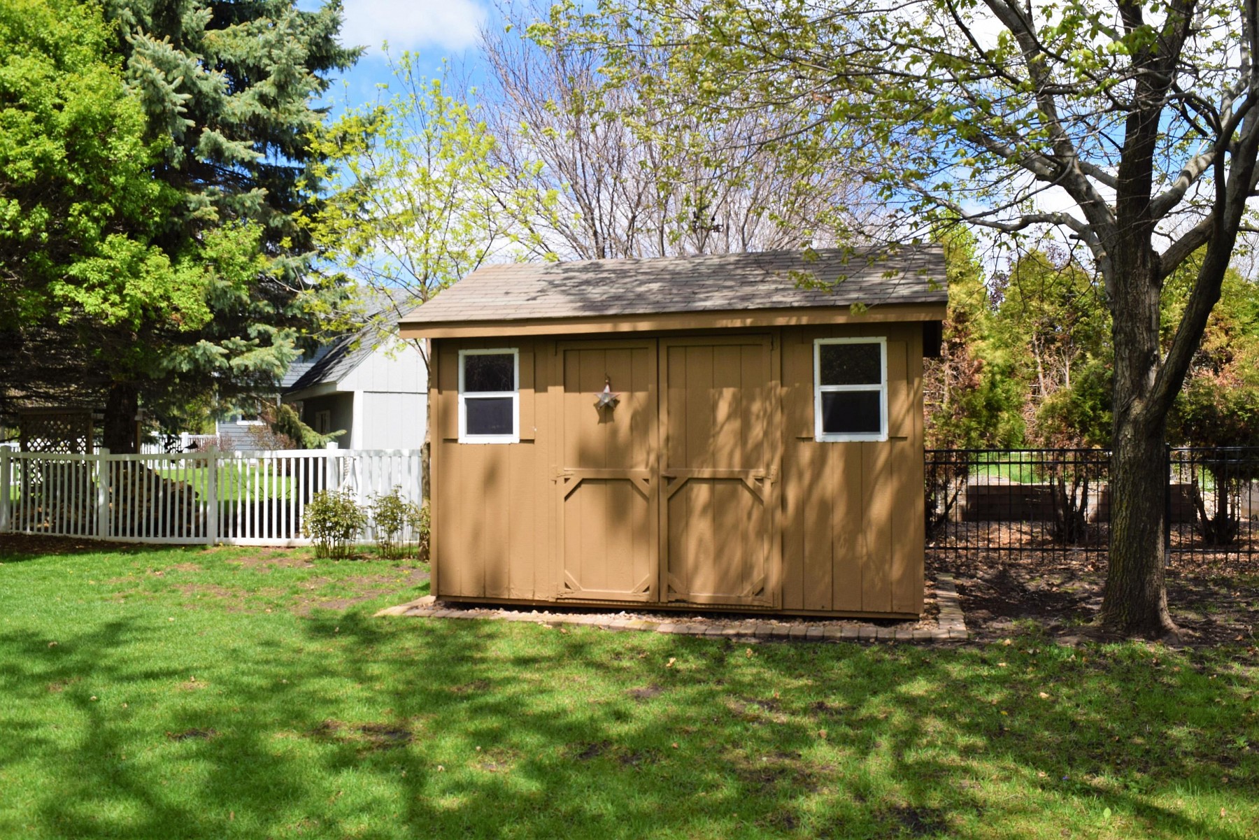 805 Arrowhead Pass, Brookings, SD 57006