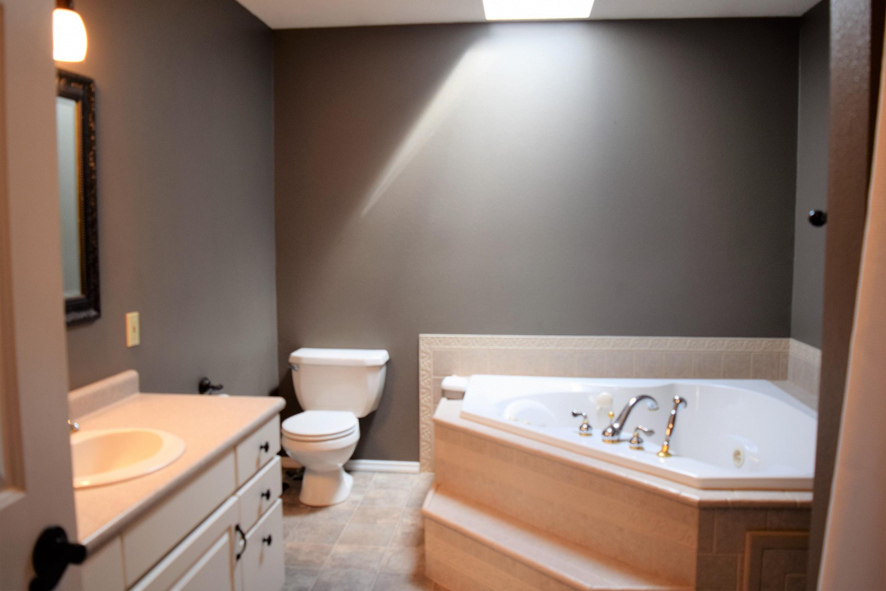 805 Arrowhead Pass, Brookings, SD 57006