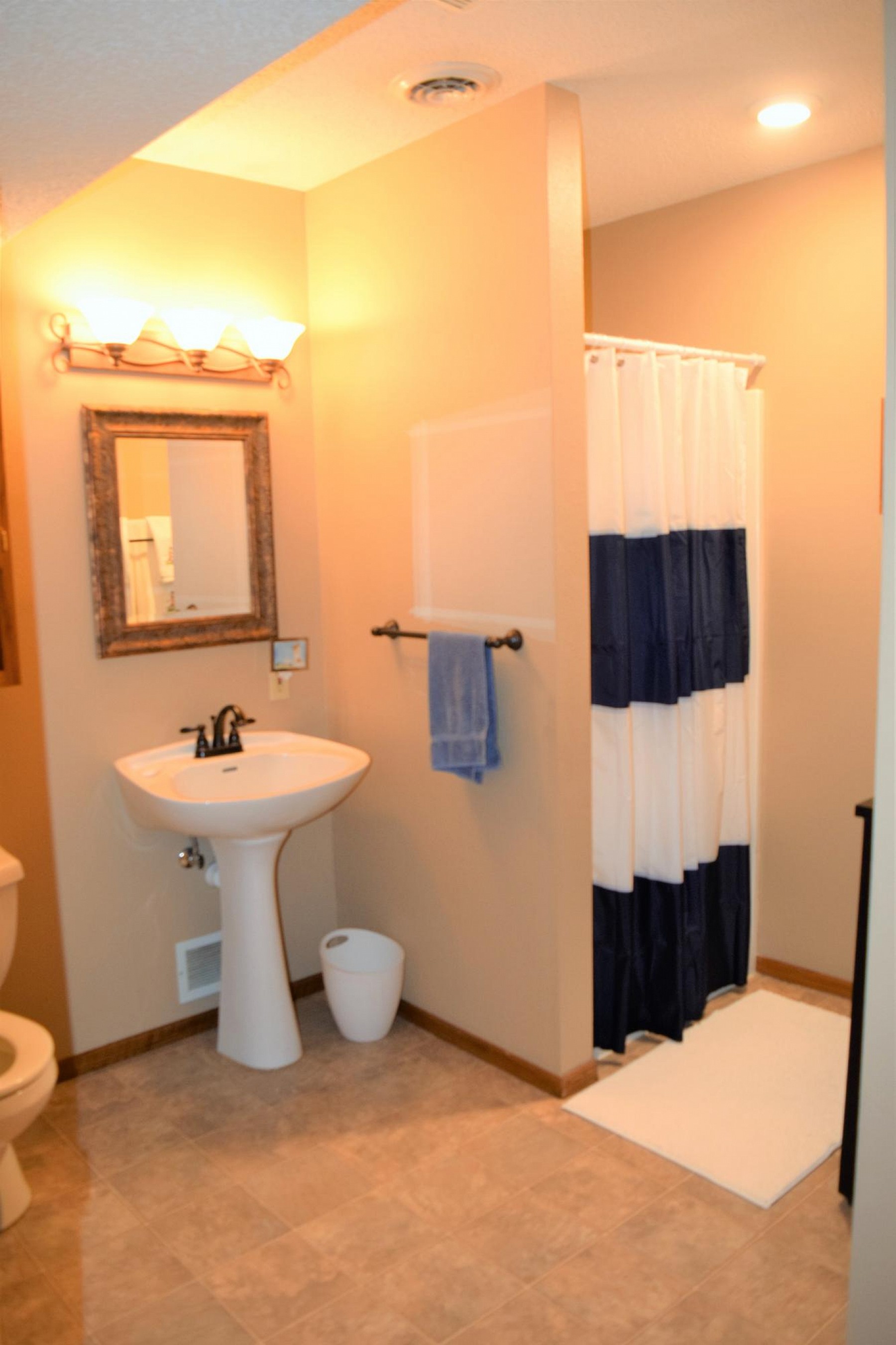 805 Arrowhead Pass, Brookings, SD 57006