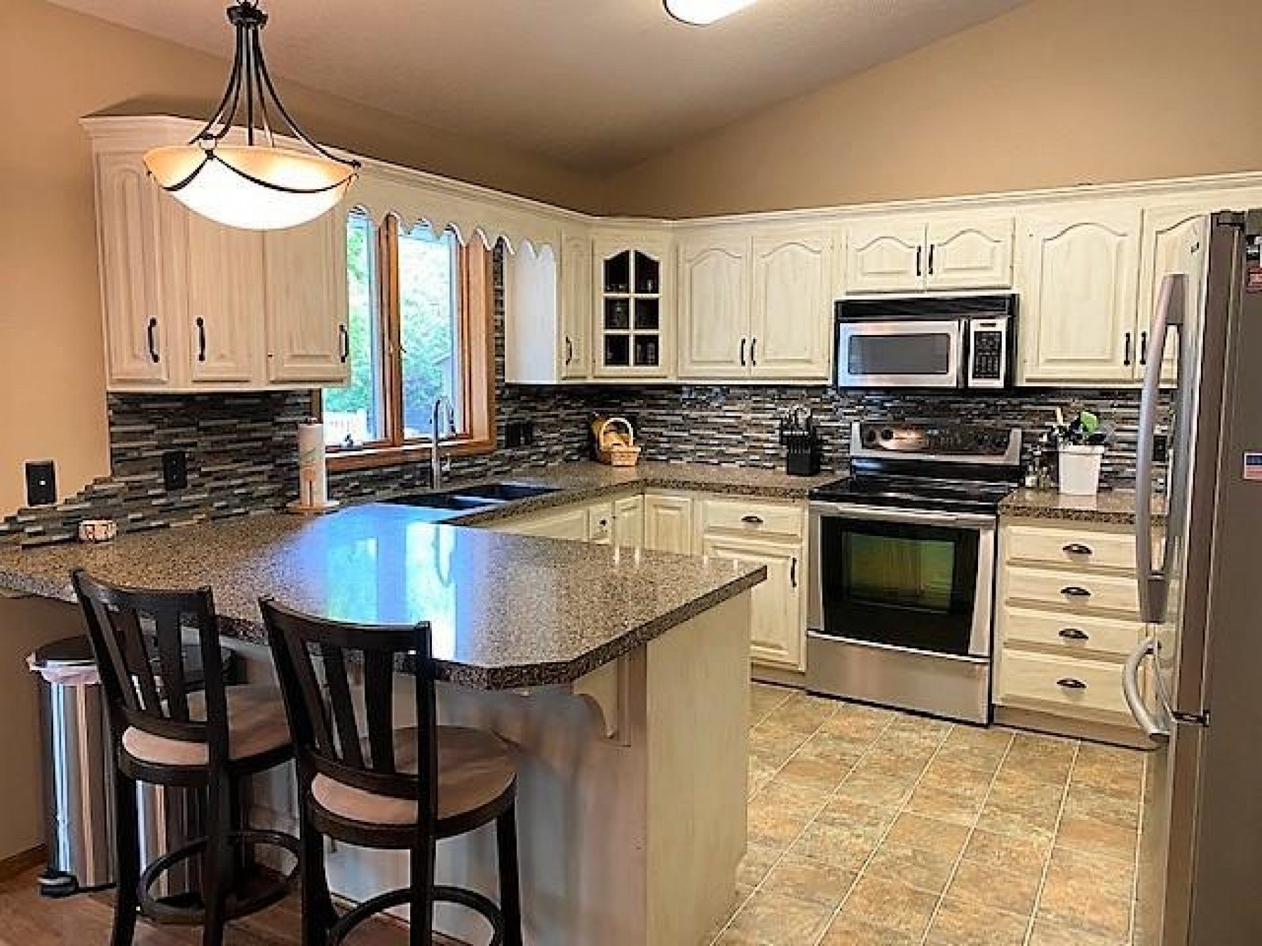 805 Arrowhead Pass, Brookings, SD 57006