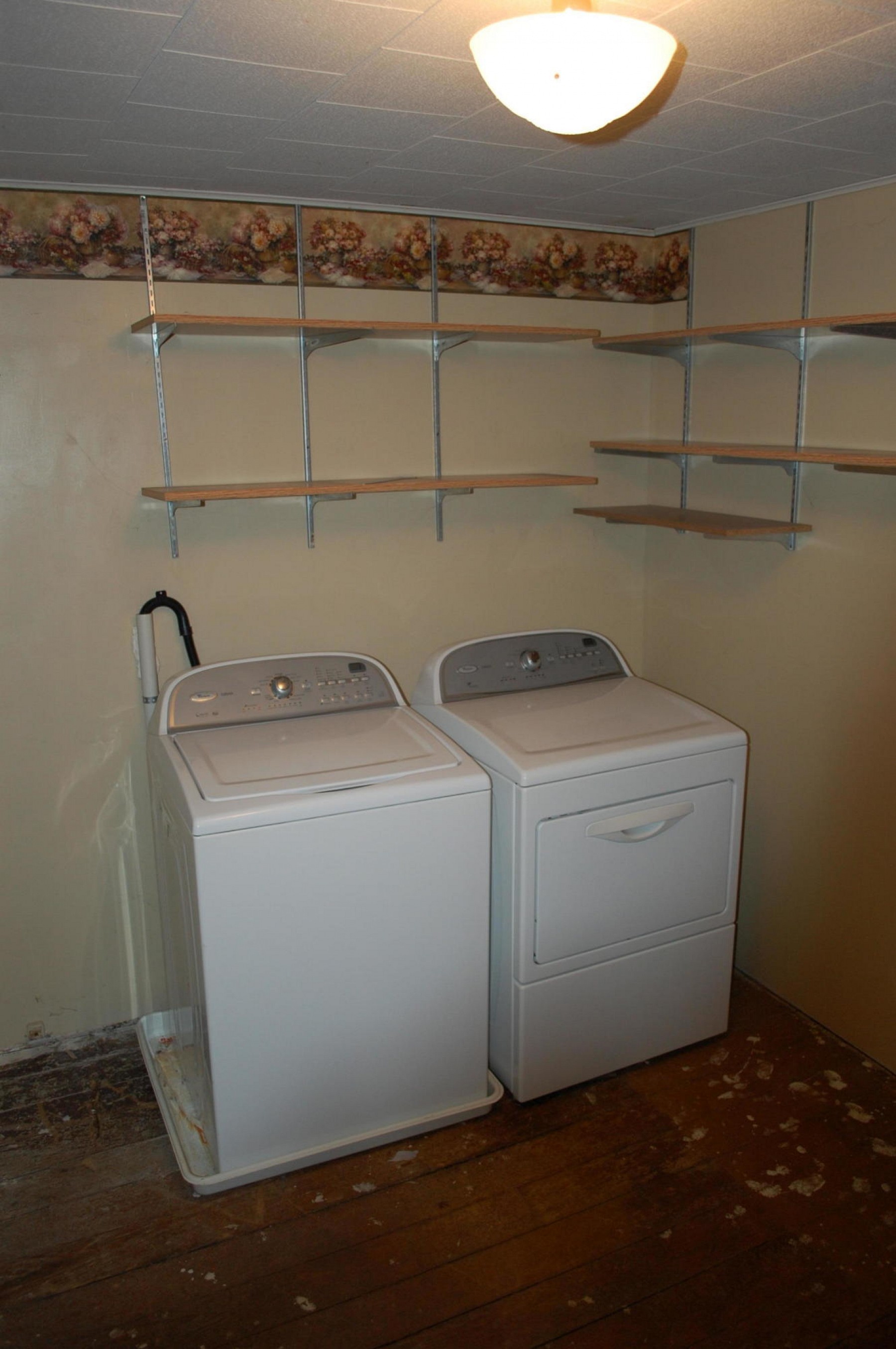 501 Catlett Avenue E, Estelline, SD 57234