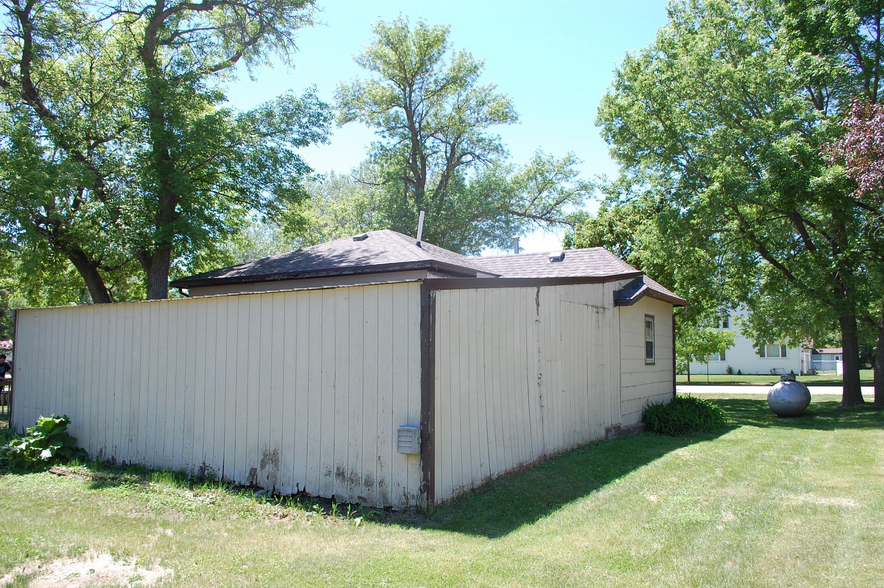 501 Catlett Avenue E, Estelline, SD 57234