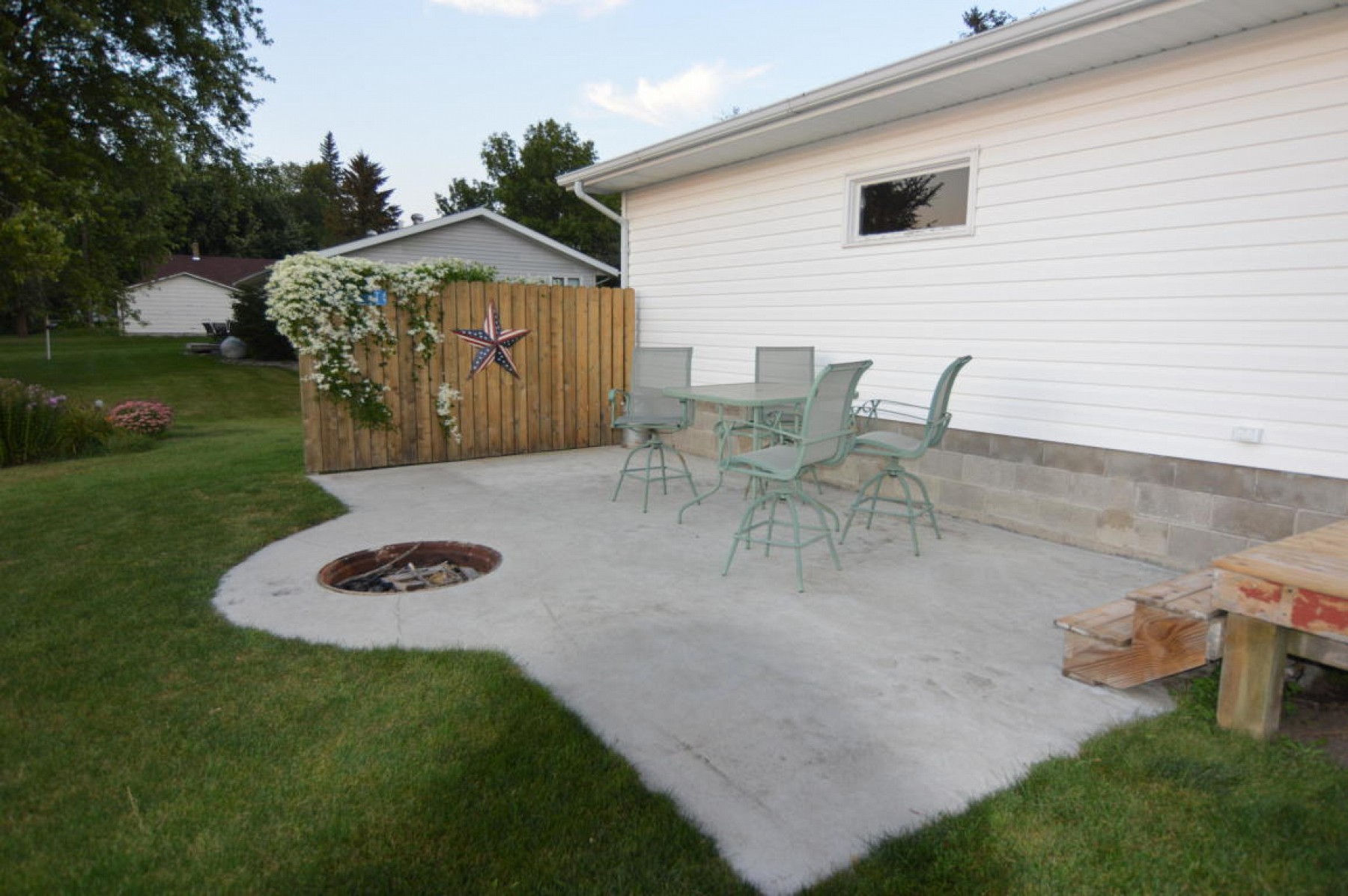 845 Dakota Street, Toronto, SD 57268