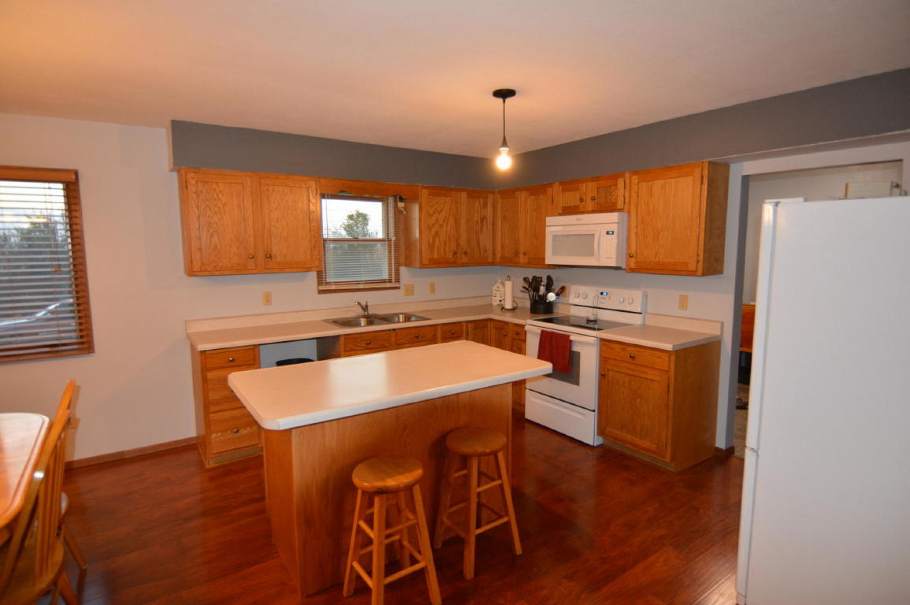 845 Dakota Street, Toronto, SD 57268