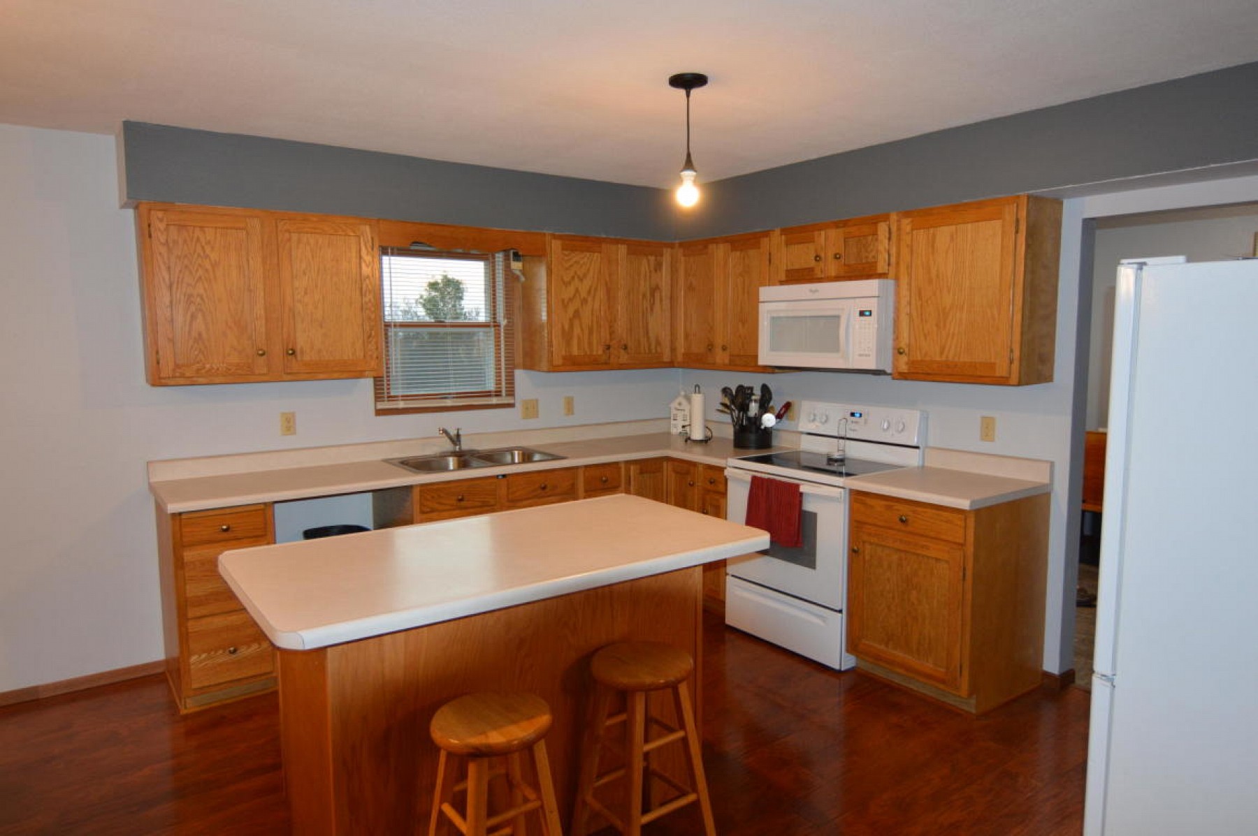 845 Dakota Street, Toronto, SD 57268