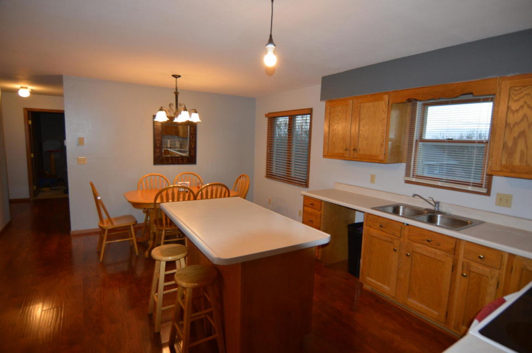 845 Dakota Street, Toronto, SD 57268