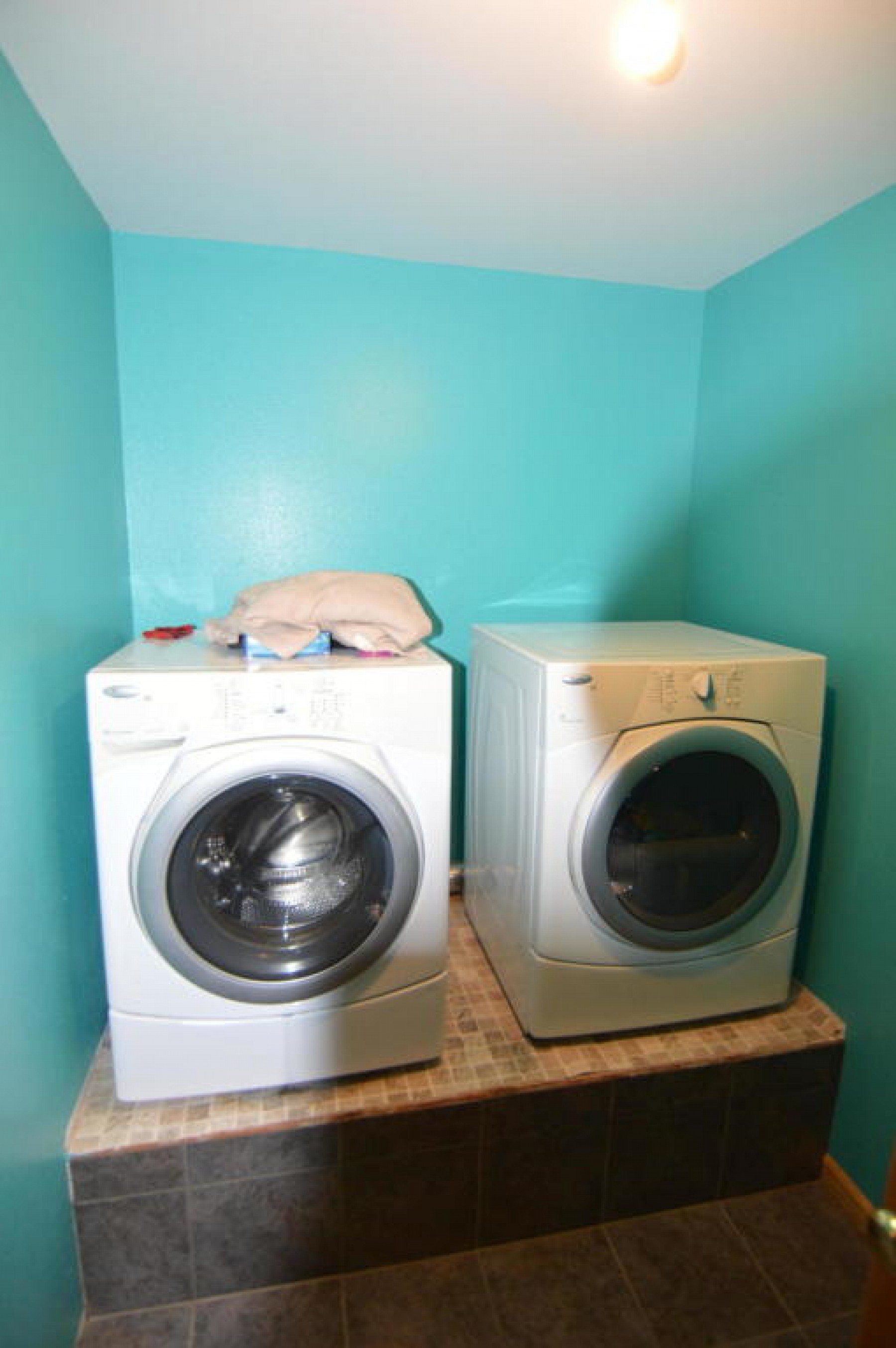 845 Dakota Street, Toronto, SD 57268