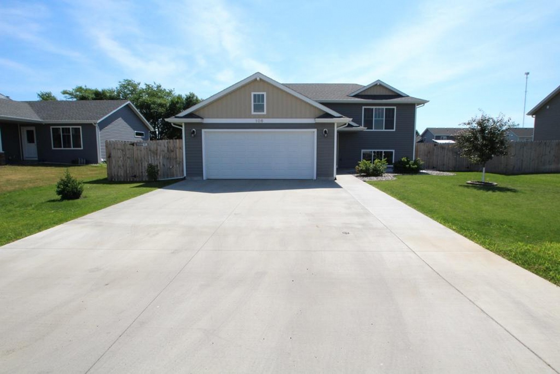106 Lindsay Drive, Aurora, SD 57002