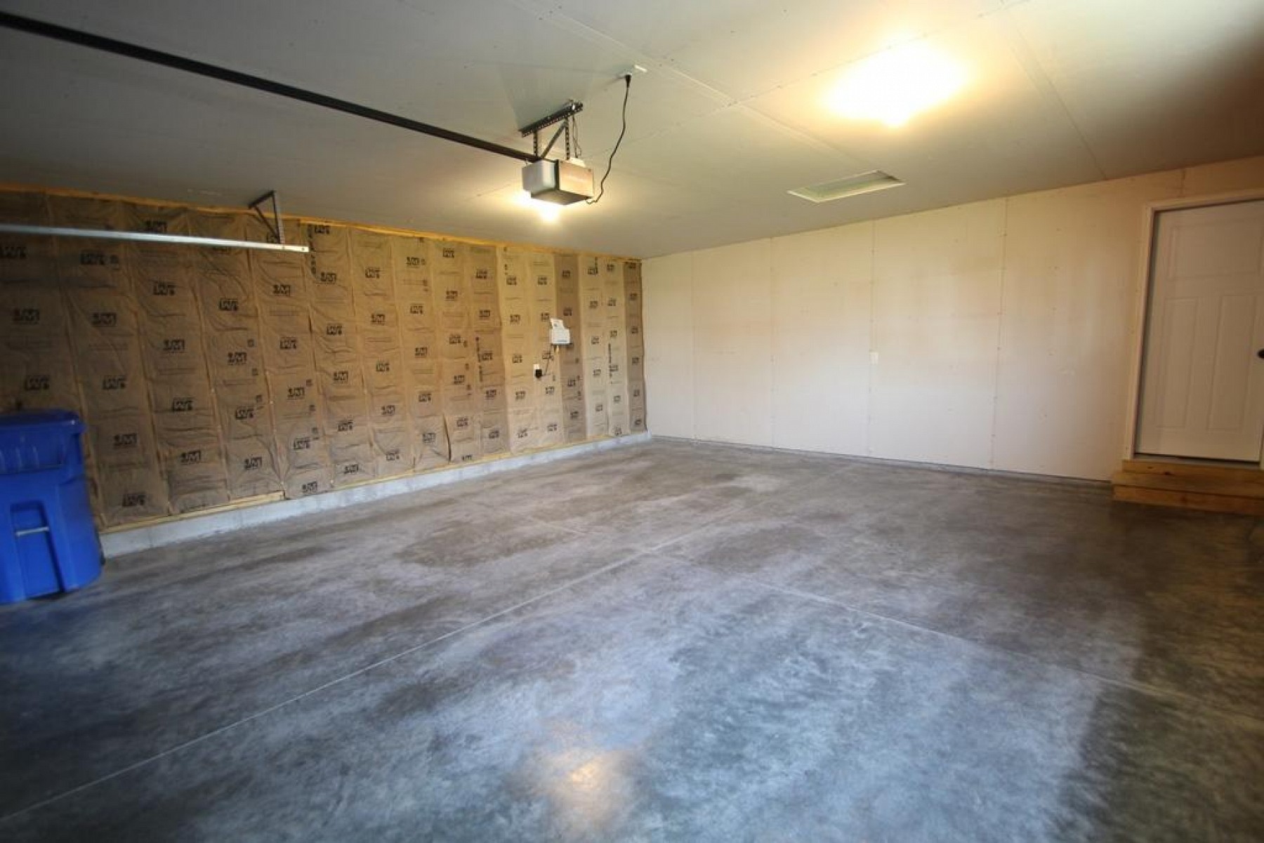 106 Lindsay Drive, Aurora, SD 57002