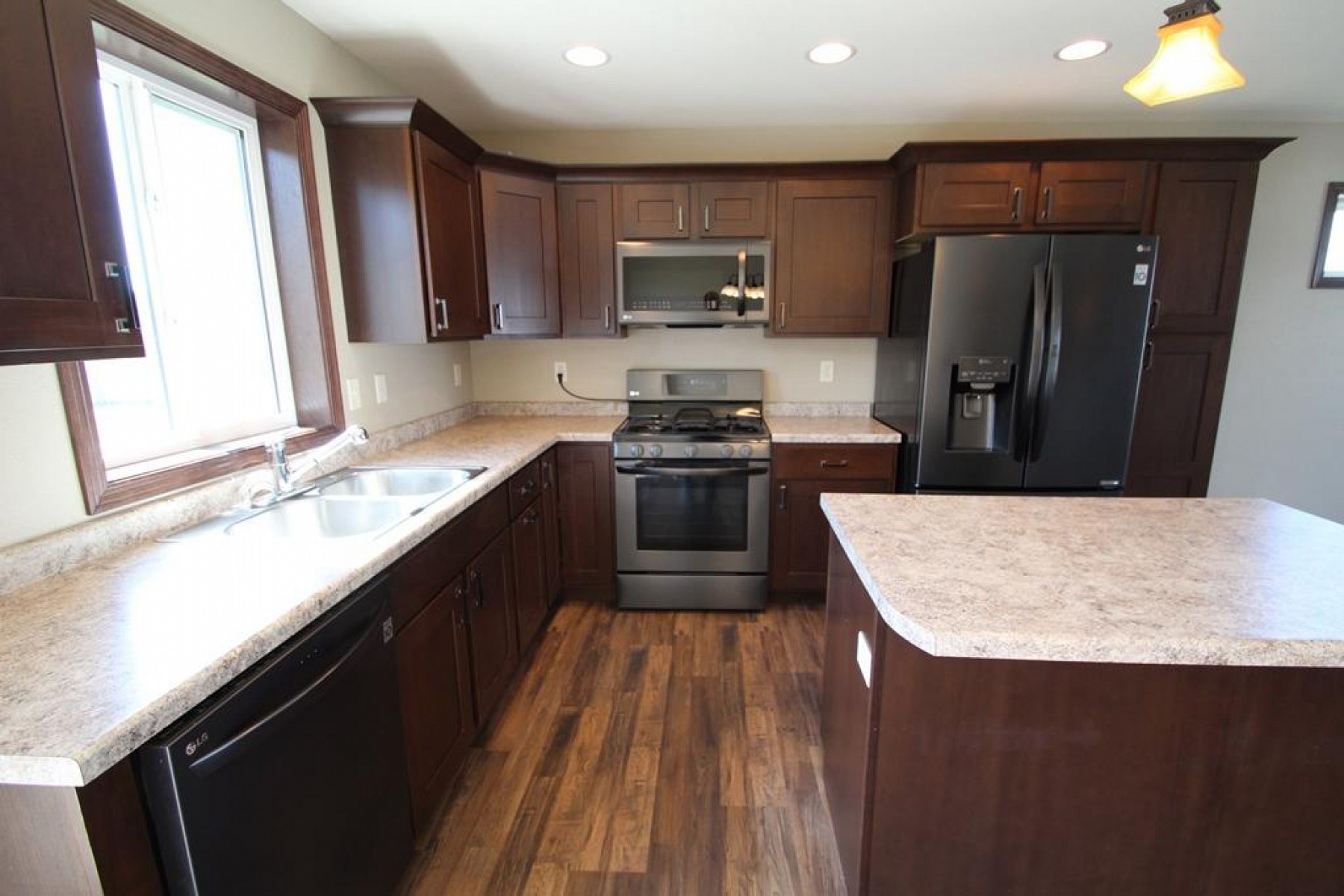 106 Lindsay Drive, Aurora, SD 57002