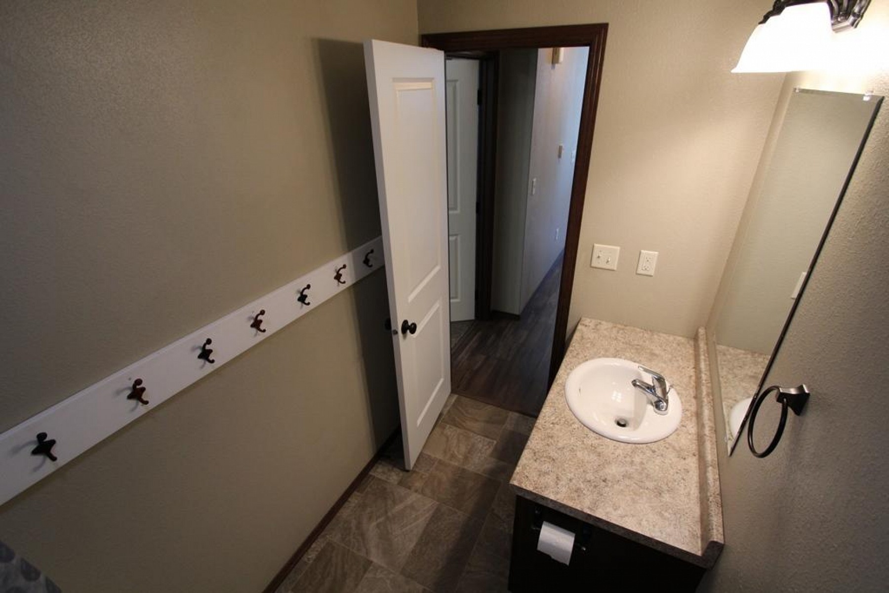 106 Lindsay Drive, Aurora, SD 57002