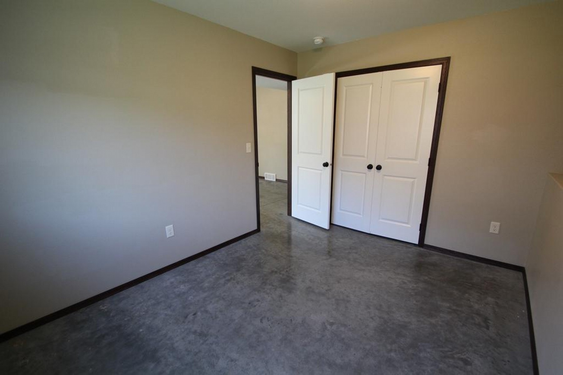 106 Lindsay Drive, Aurora, SD 57002