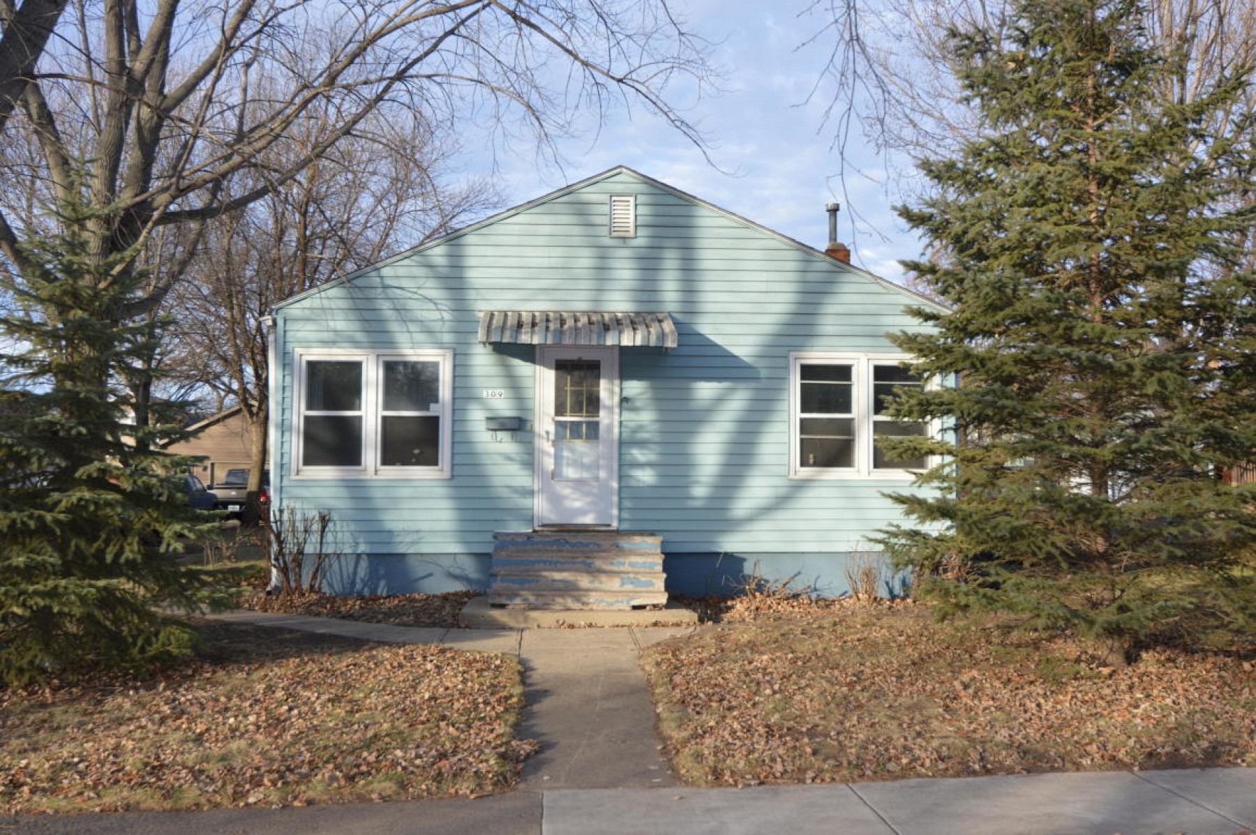 309 West Avenue, Madison, SD 57042
