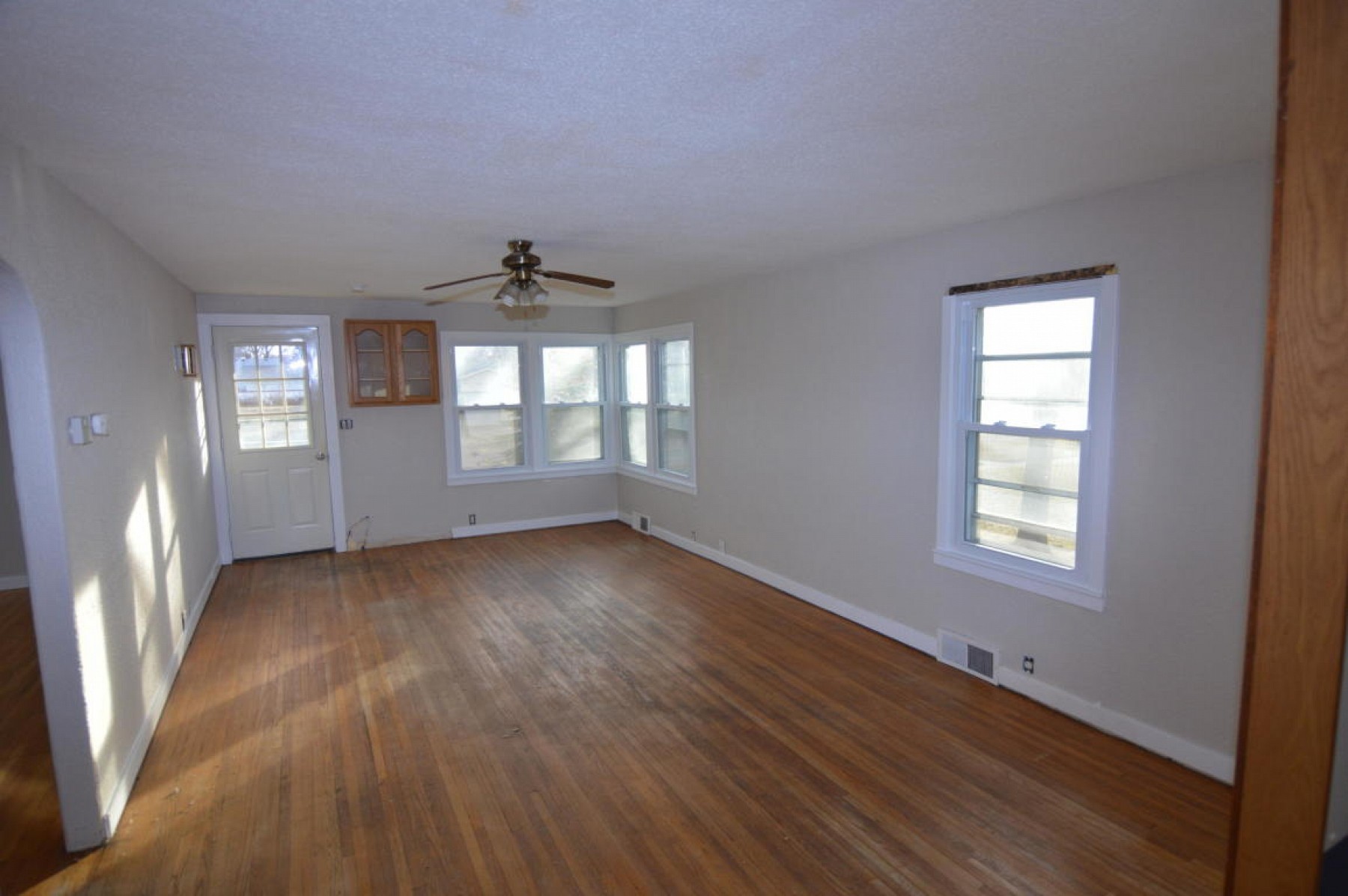 309 West Avenue, Madison, SD 57042