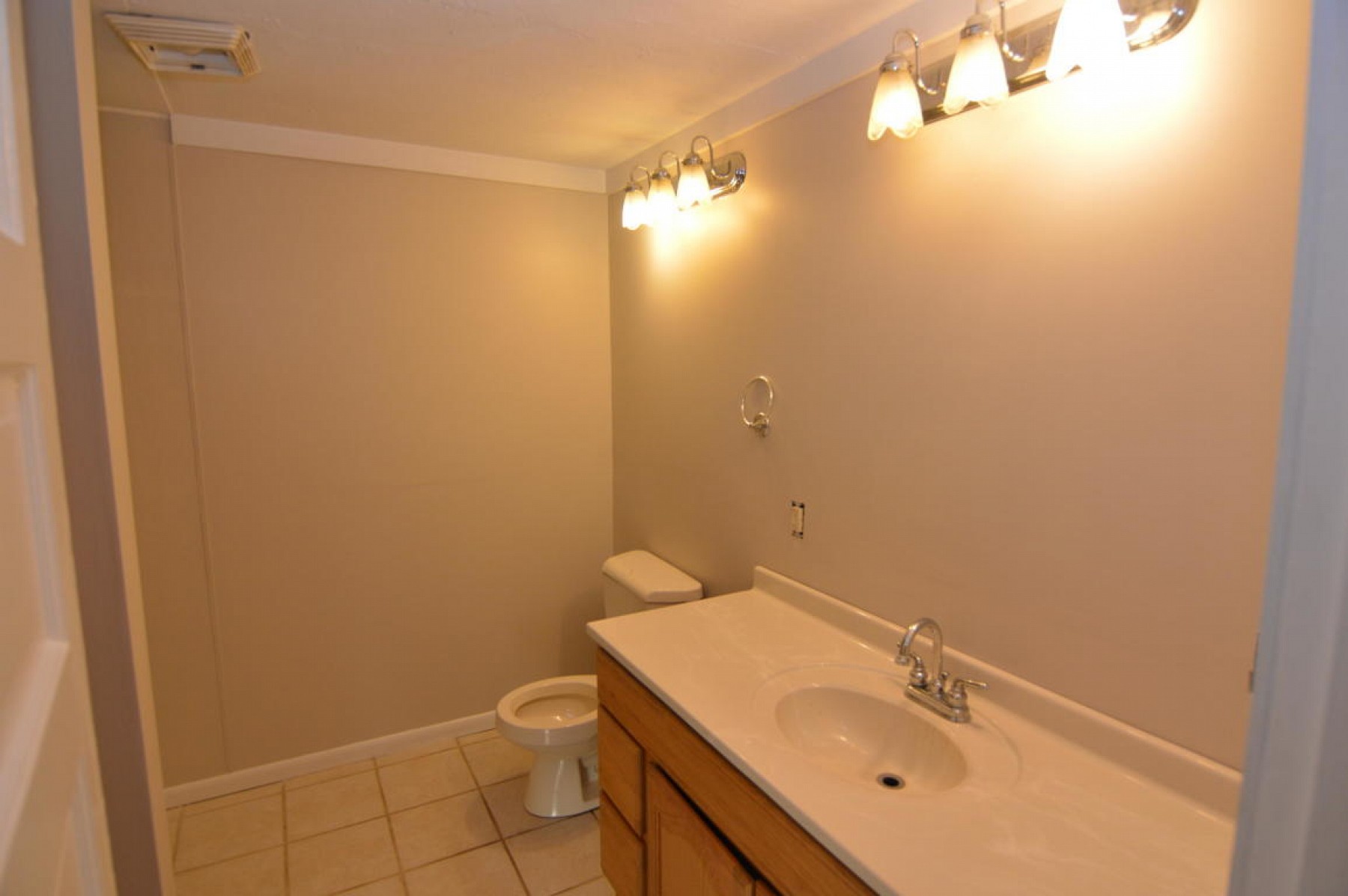 309 West Avenue, Madison, SD 57042