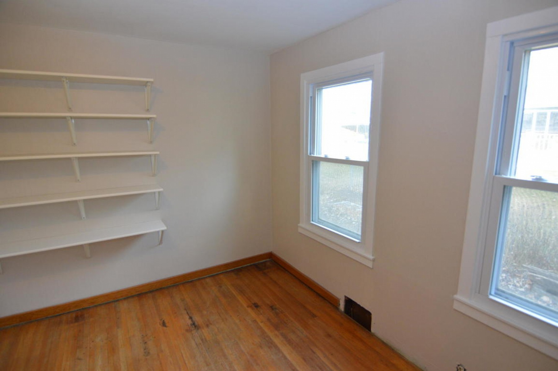 309 West Avenue, Madison, SD 57042