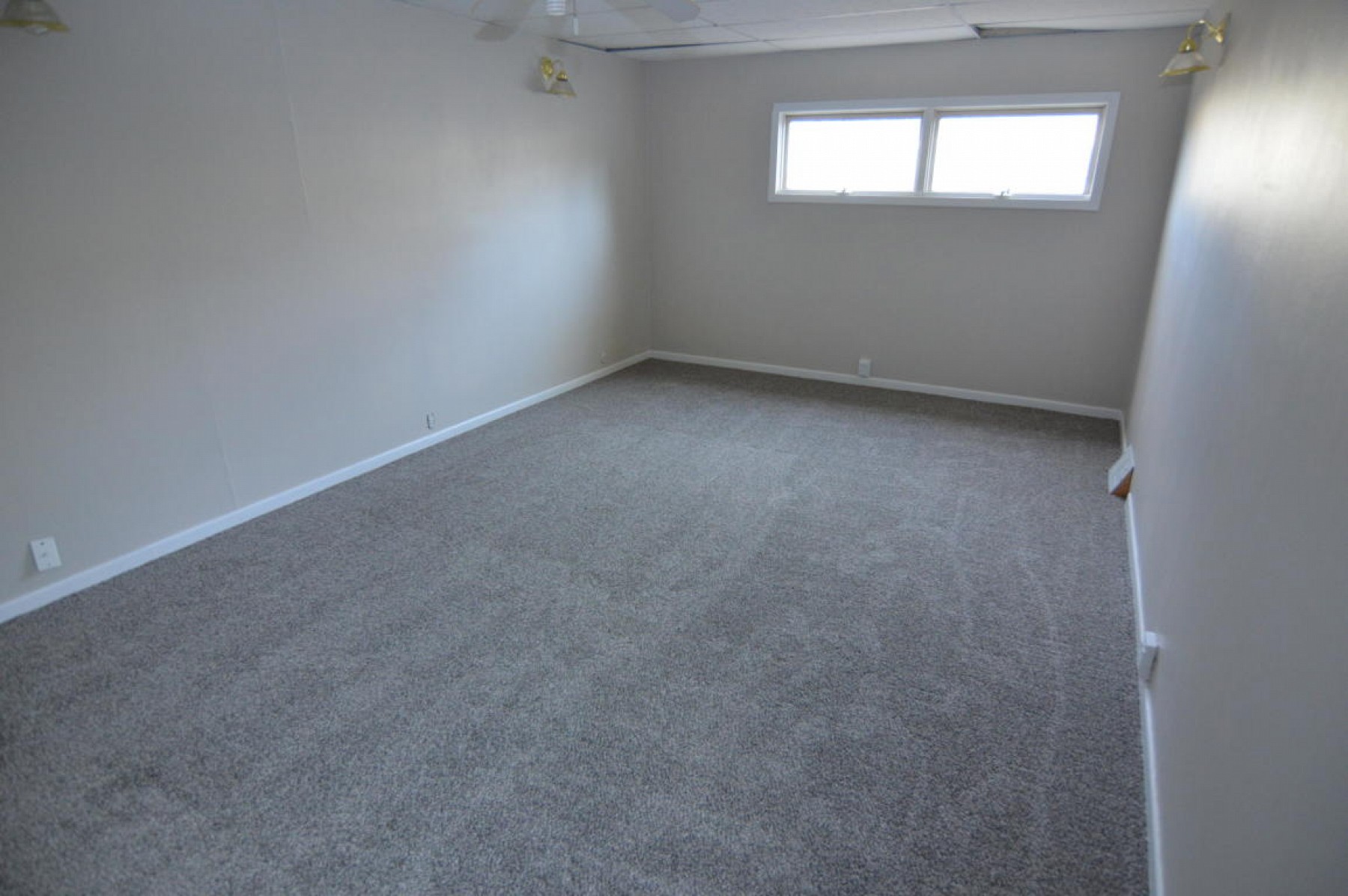 309 West Avenue, Madison, SD 57042