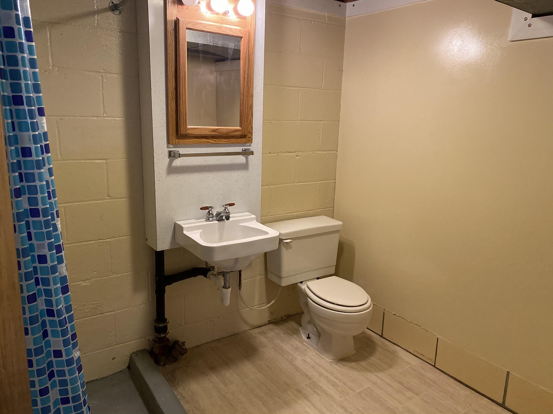 222 7th Street W, Brookings, SD 57006