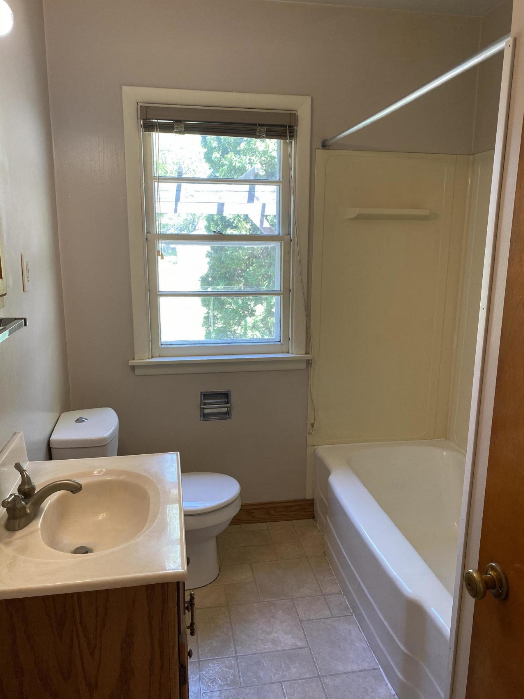 222 7th Street W, Brookings, SD 57006