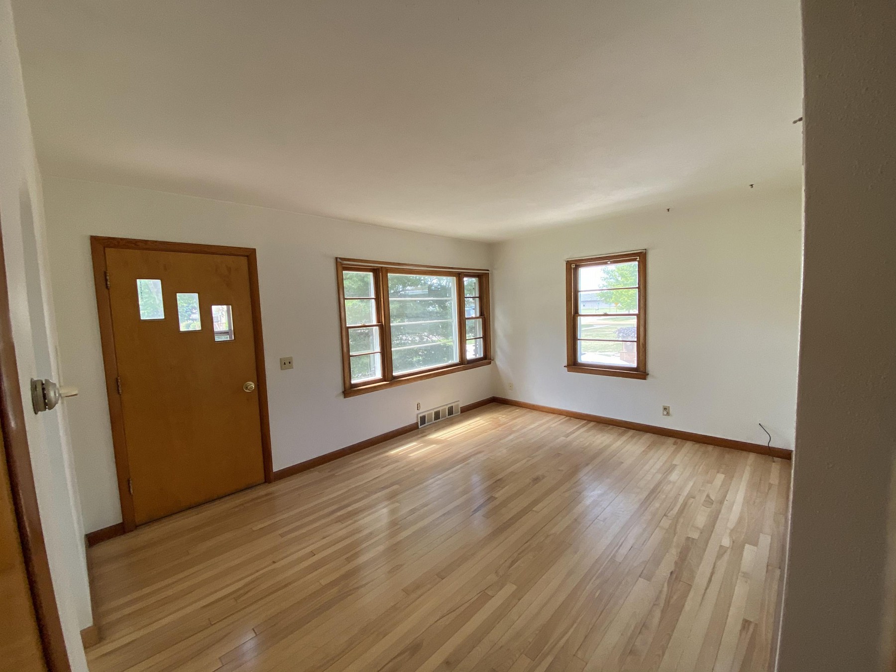 222 7th Street W, Brookings, SD 57006