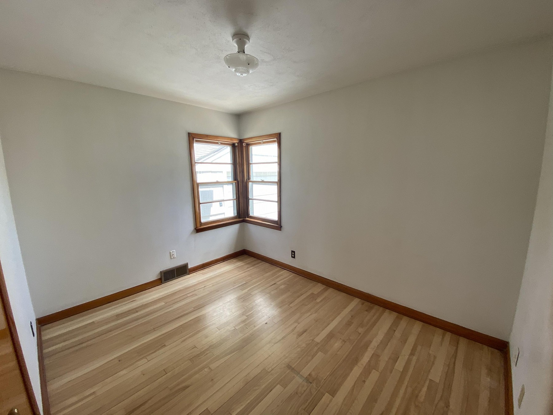 222 7th Street W, Brookings, SD 57006