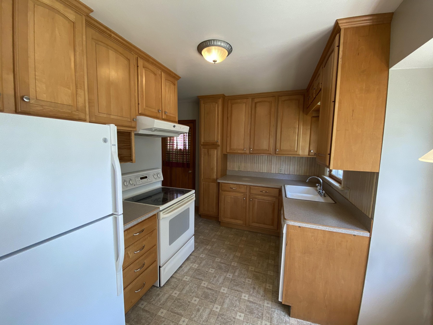 222 7th Street W, Brookings, SD 57006