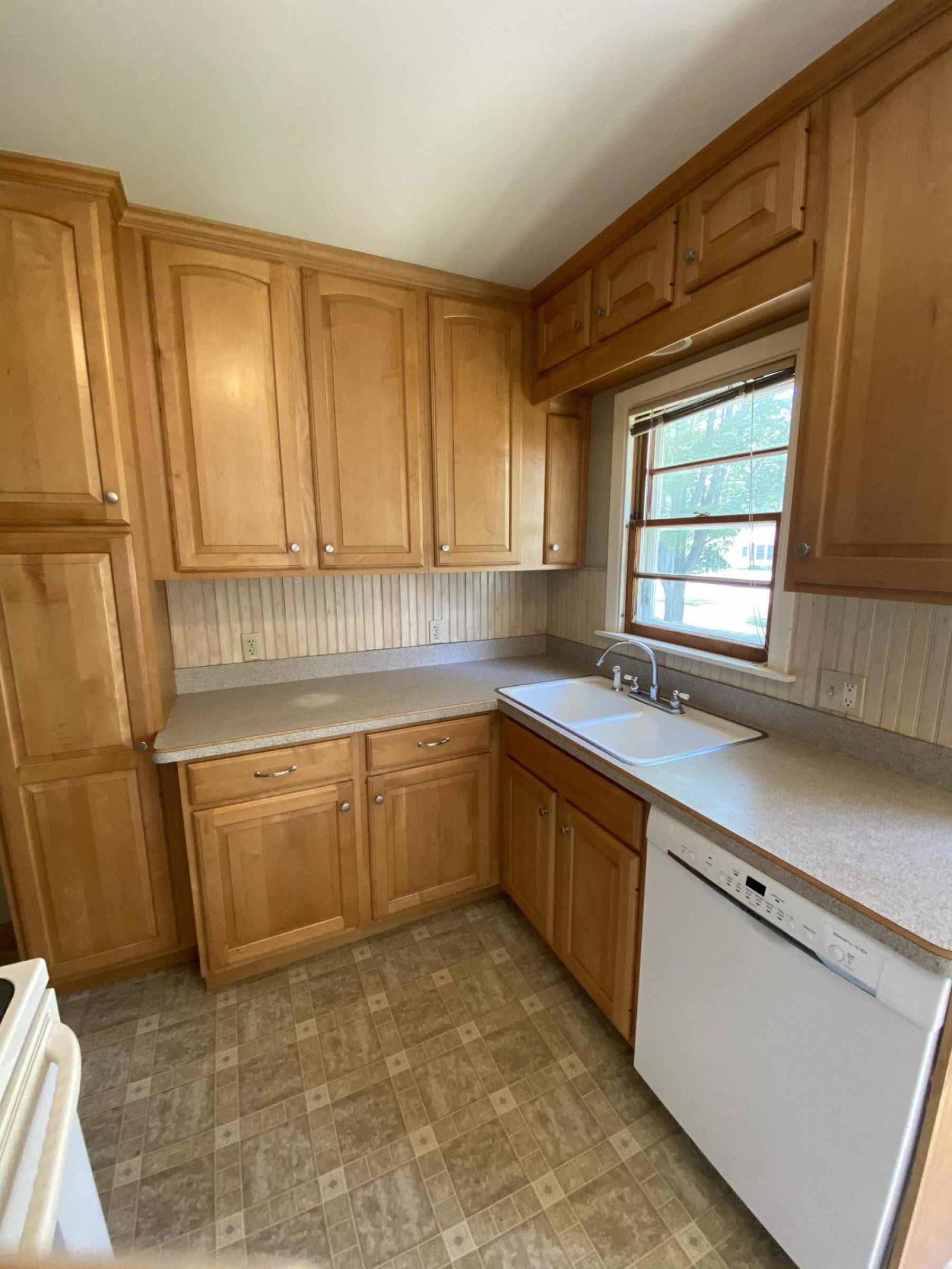 222 7th Street W, Brookings, SD 57006