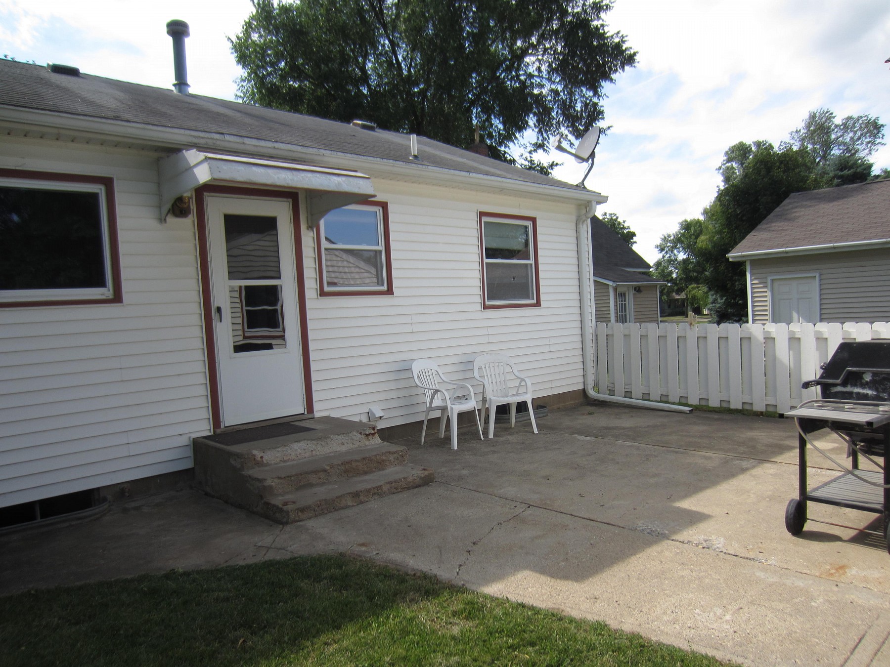 308 Astrachan Avenue, Volga, SD 57071