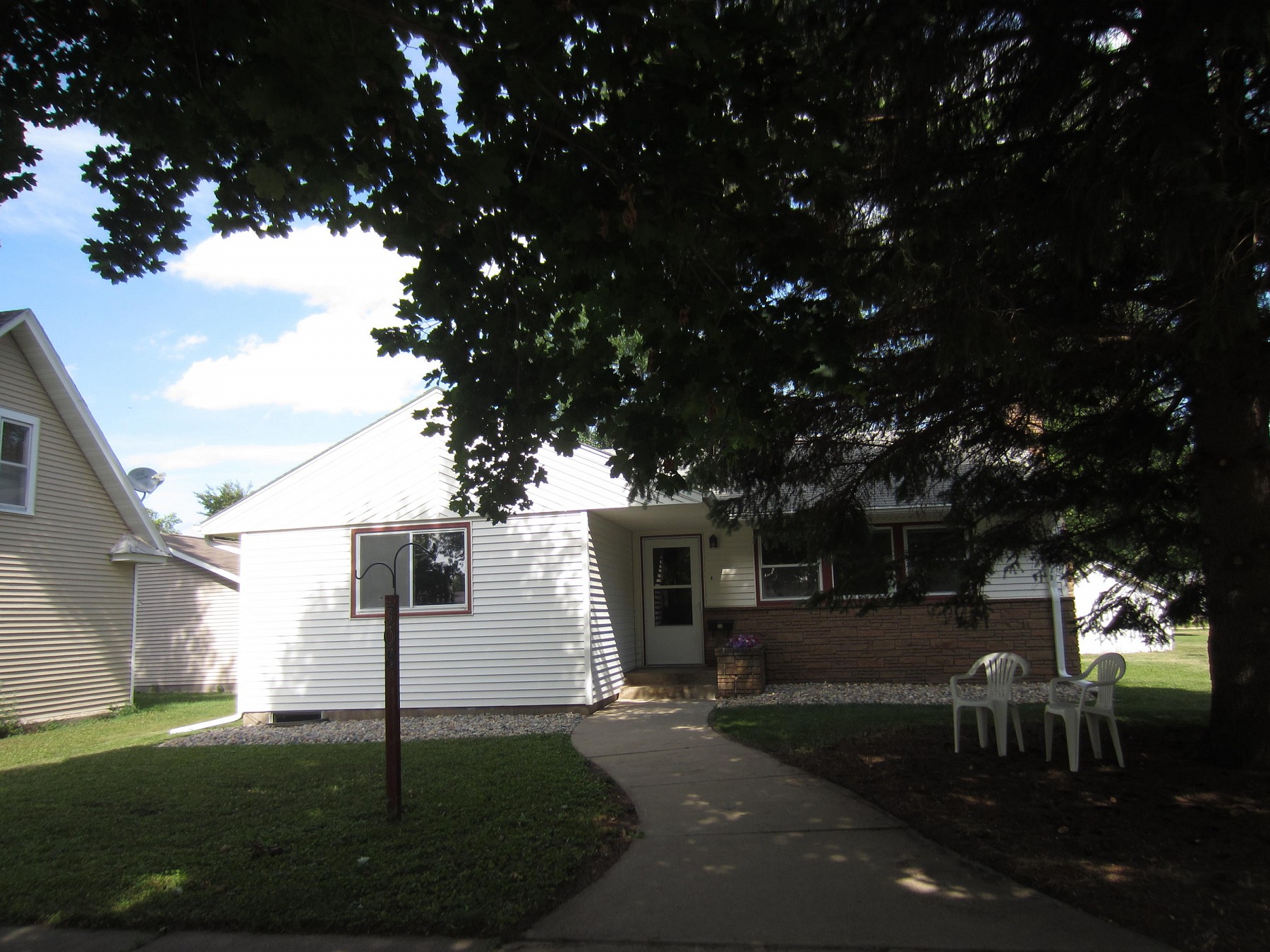 308 Astrachan Avenue, Volga, SD 57071