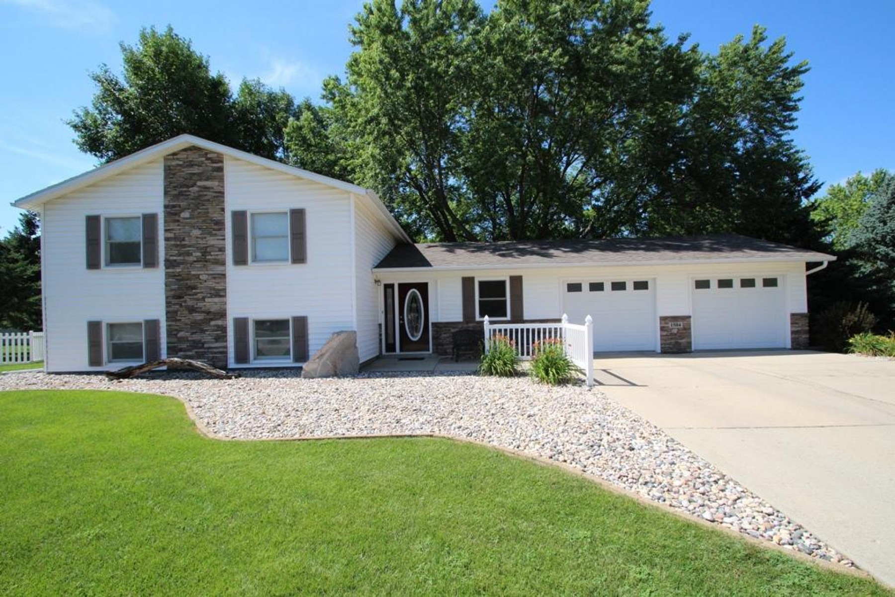1504 Buffalo Trail, Brookings, SD 57006